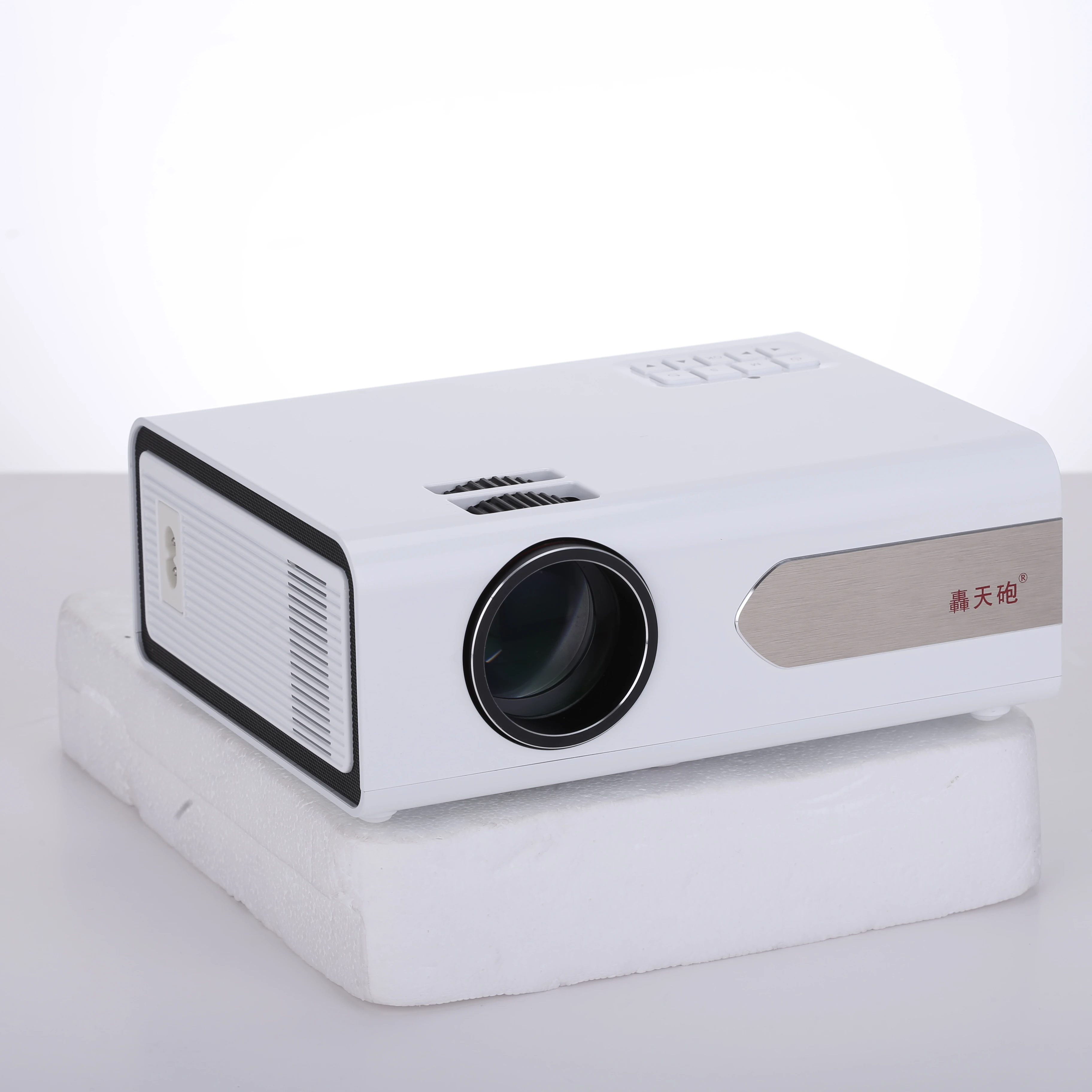 Home Theater led Projector HTP GP18 Full HD 720P 1500lumen High Brightness fashion design proyector  with mirroringcast Android