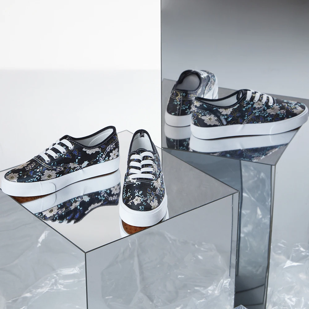 KH Factory Wholesale OEM Custom Logo Classic Vulcanized Casual Walking Half Canvas Trendy Shoes For Unisex