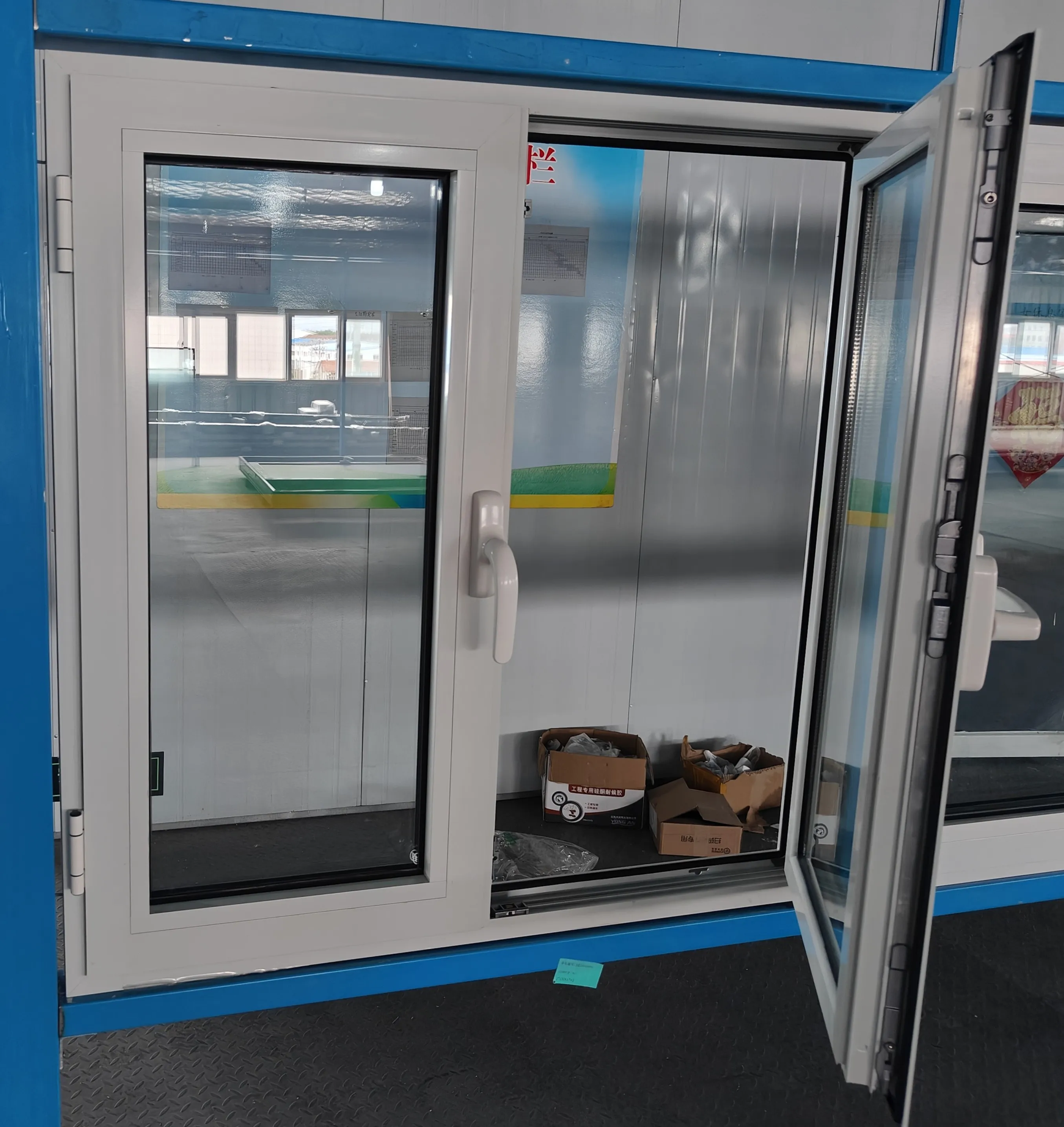 Home Used Balcony Decoration White Corner Butt Joint Glass Window Tilt Turn Bay Window Aluminium Window