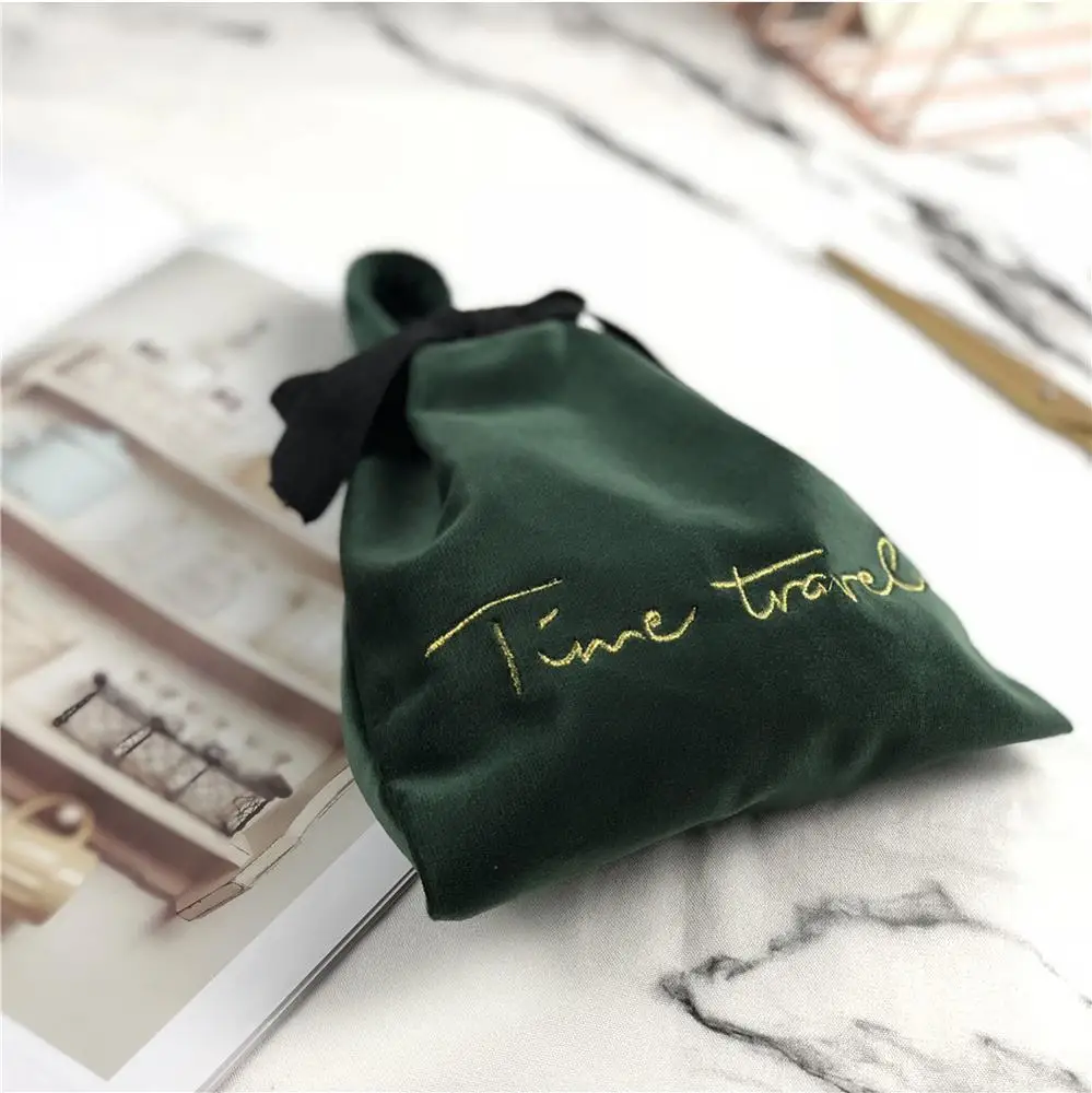 
New design Velvet Drawstring gift packaging dust Bag with embroidered logo cosmetic bag 