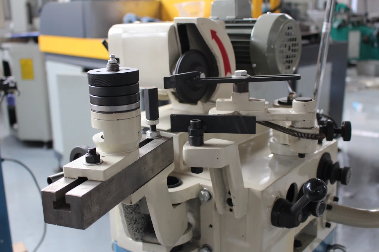 Circular-saw-blade-sharpening-machine round circular saw blade sharpening machine circular