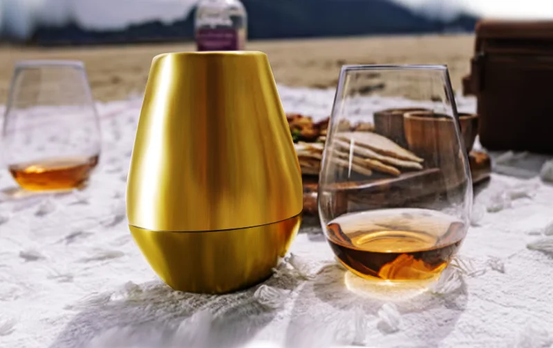 New Design Christmas Sustainable Eco Friendly Products Drinkware Camping & Hiking Accessories Glass Water Cup Metal Sleeve