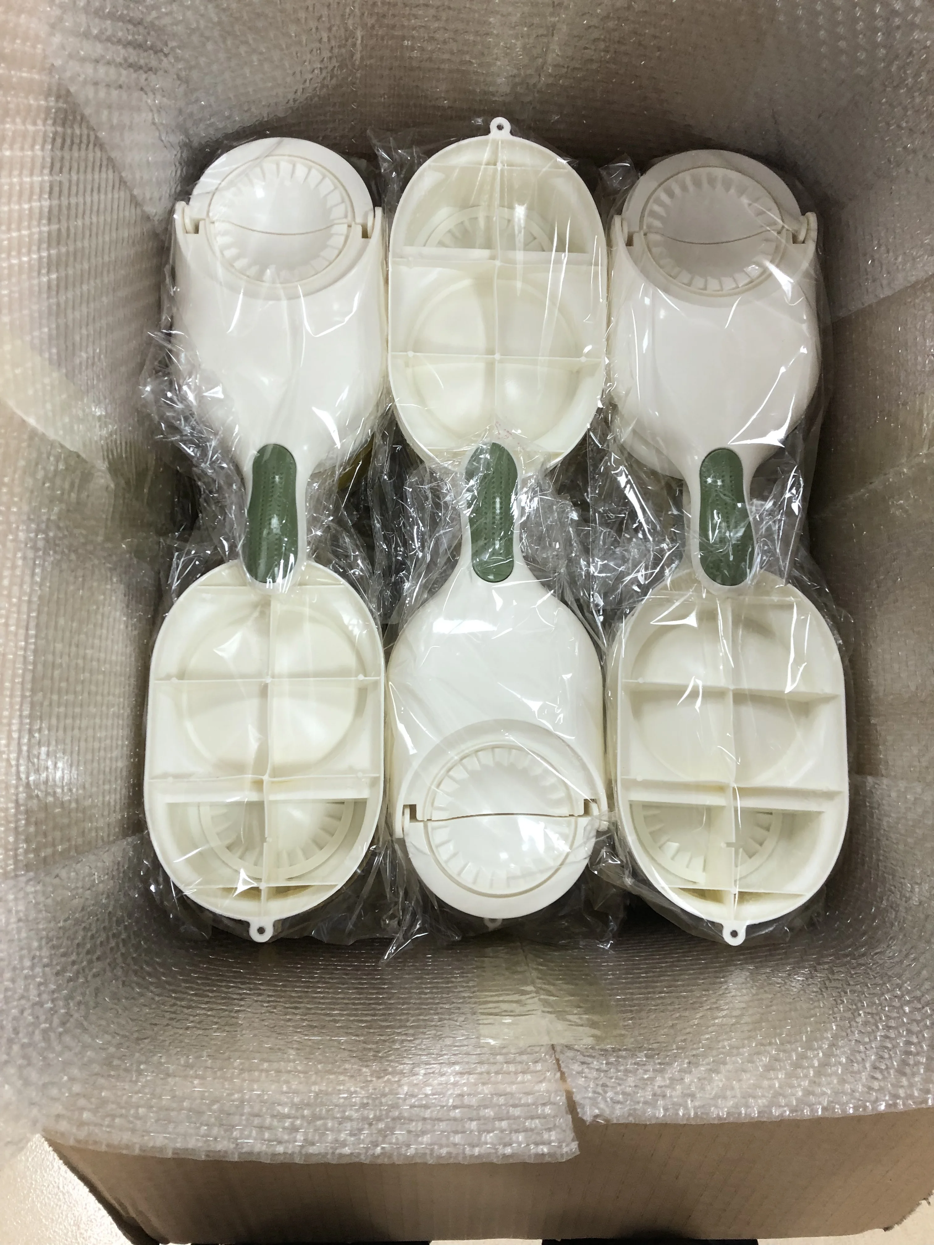 Dropshipping dumplings kitchen tool kitchen gadgets plastic dough press large dumpling mould dumpling maker mold