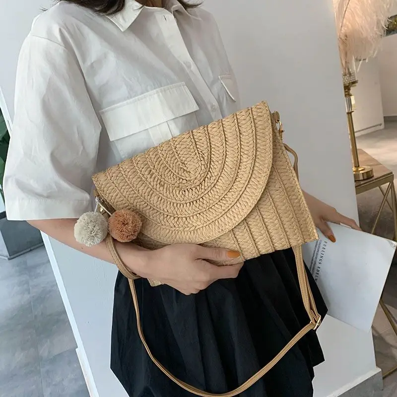 Best Selling Fashion Pompom Straw Clutch Women Handmade Straw Crossbody Bag Summer Beach Envelope Purse Wallet