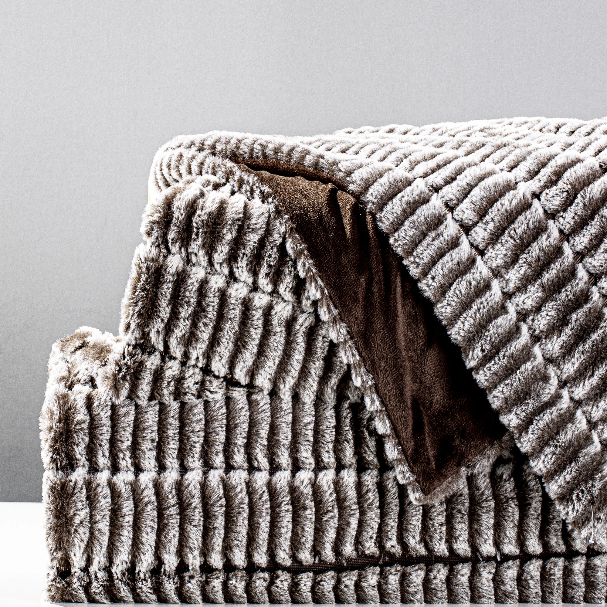 Throw Blanket Best Selling Jacquard Cutting Discharge Faux Fur Blankets for Home Textile