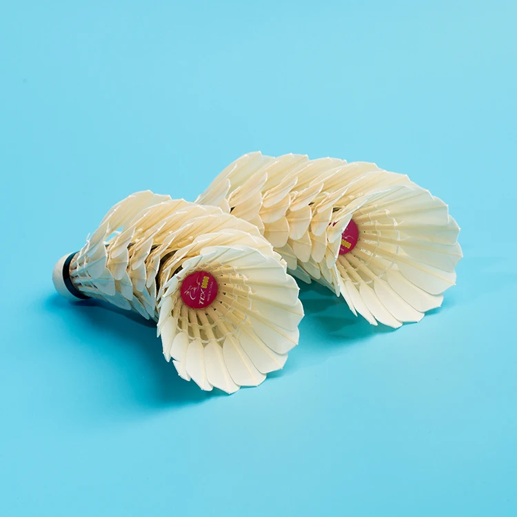 Top Grade TCX 5000 Goose Feather Goose  Good feathers and plugs to ensure a good feel for the ball and a comfortable touch