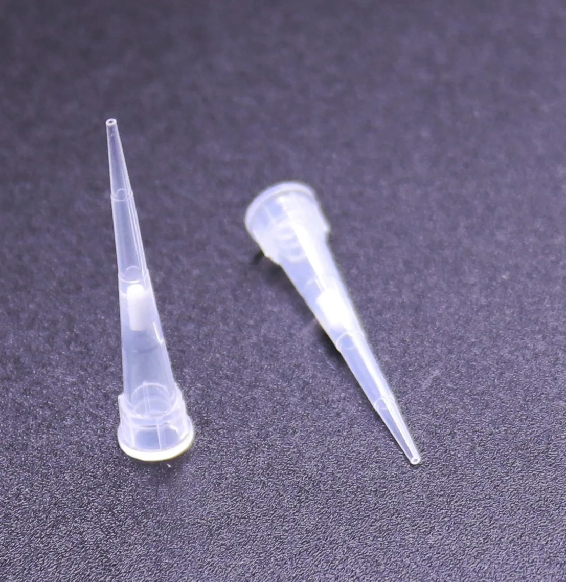Laboratory plastic universal pipette tips