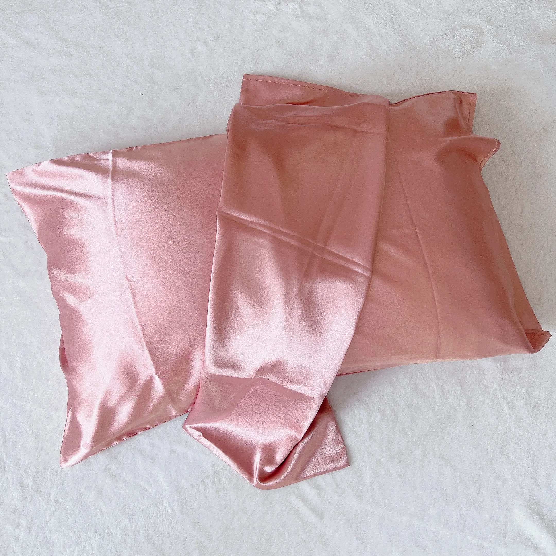 Heenlong New 20*30Inch Silk Pink Soft Breathable Cooling Silky Satin Envelope Pillow Cases for Hair and Skin Care