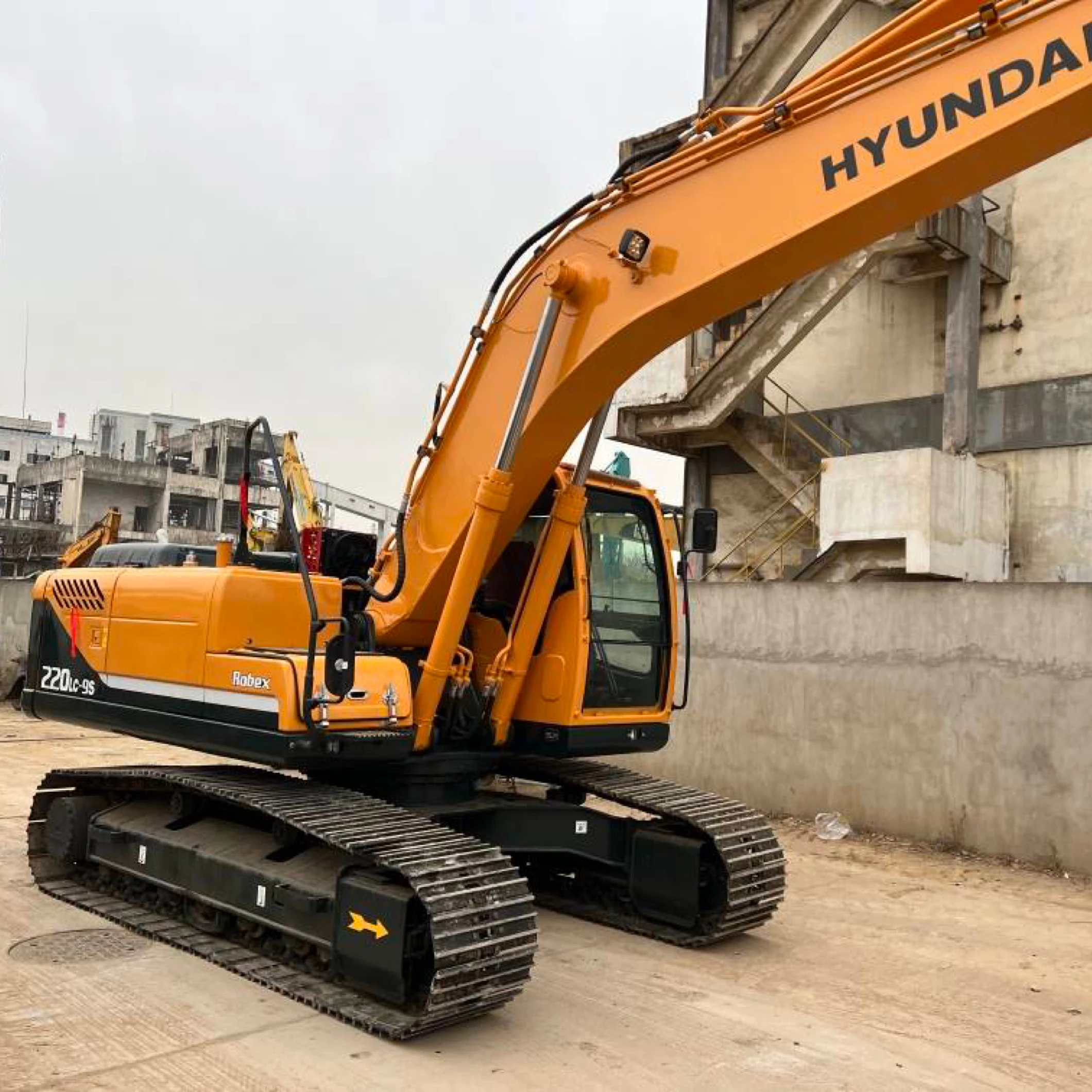 Excavator Hyundai 220LC-9s korean excavators simple engine machine construction equipment hyundai 220 / 210 used machinery
