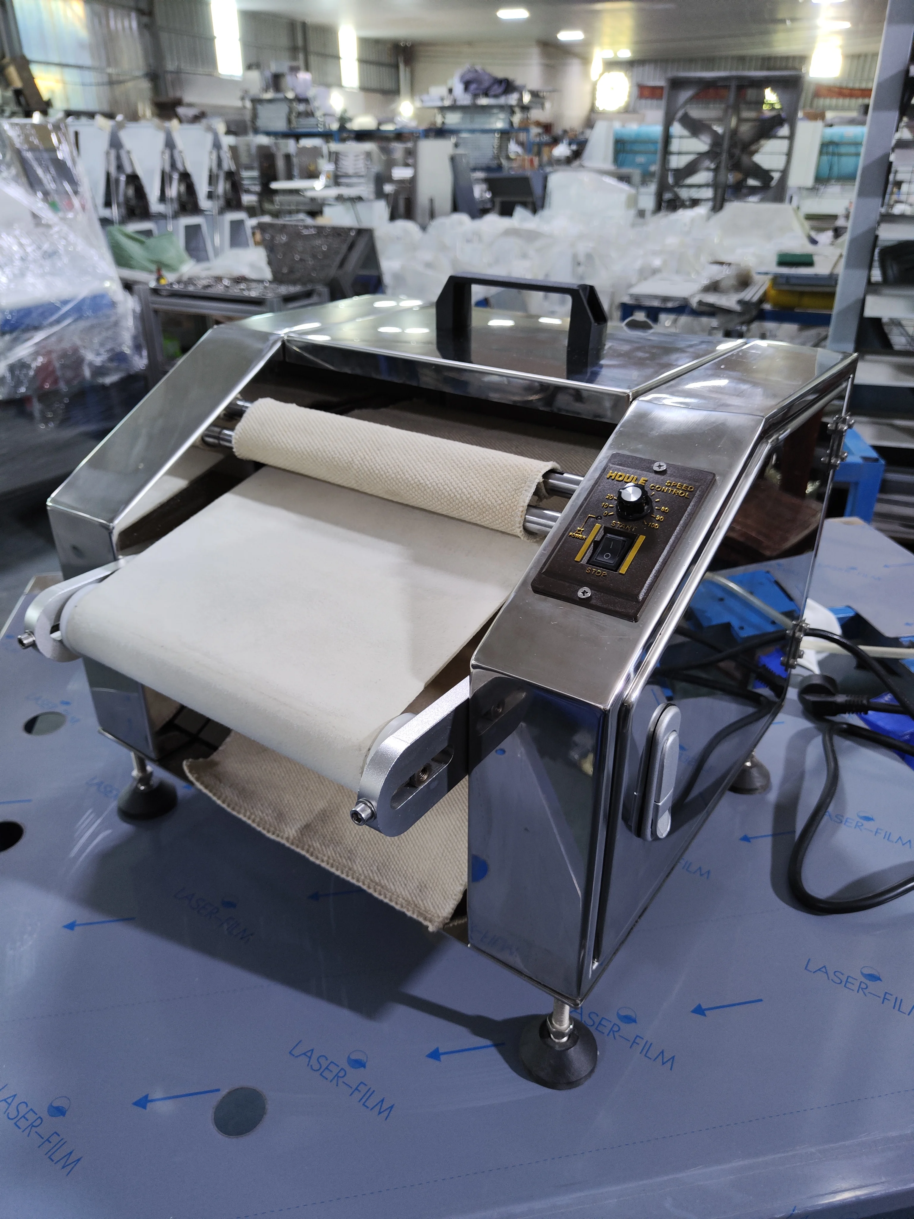 Commercial mini croissant full automatic bakery croissant making machine