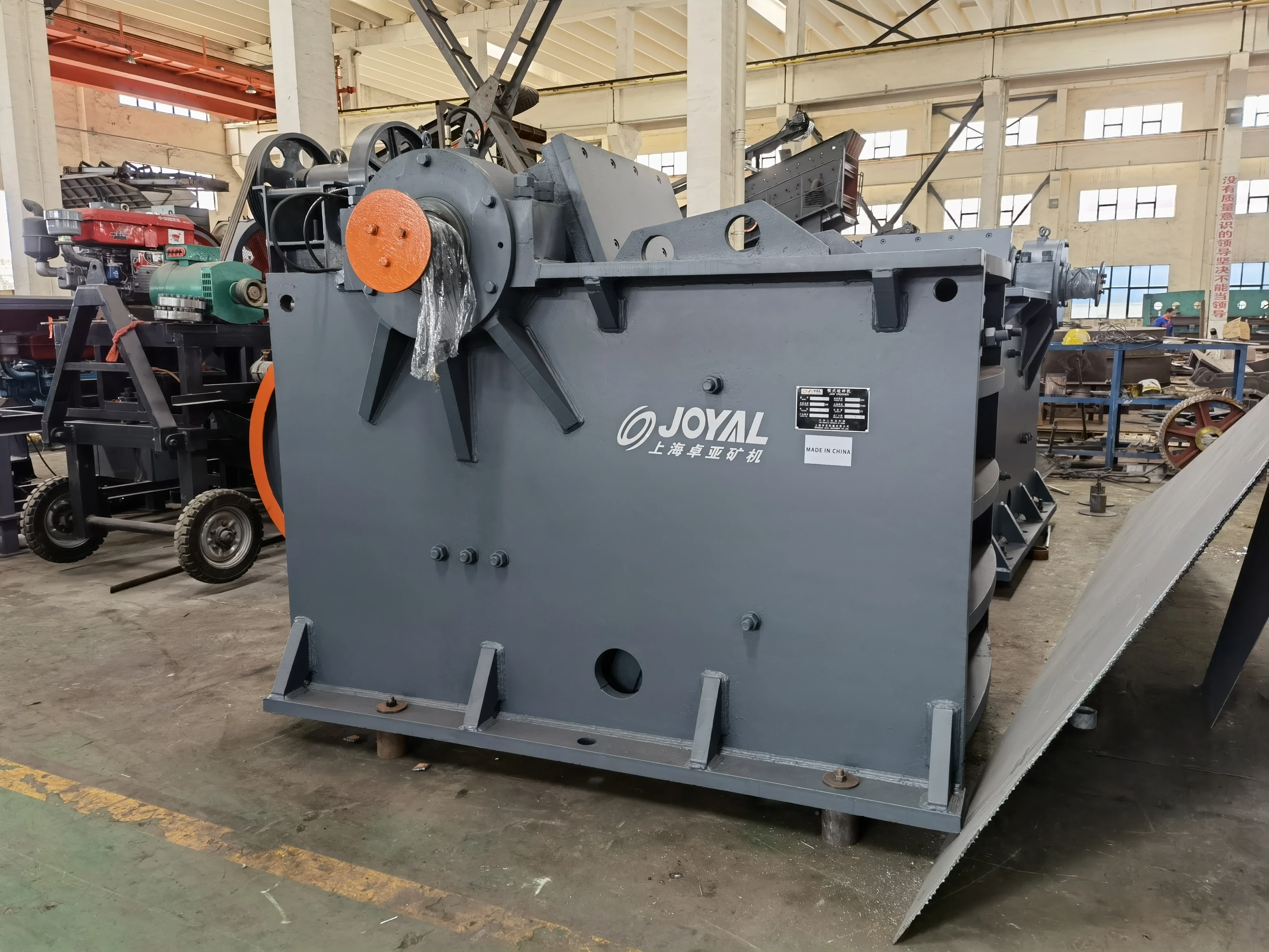 High Quality Rock Stone PE Jaw Crusher 750*1060 Jaw Crusher With Vibrating Screen