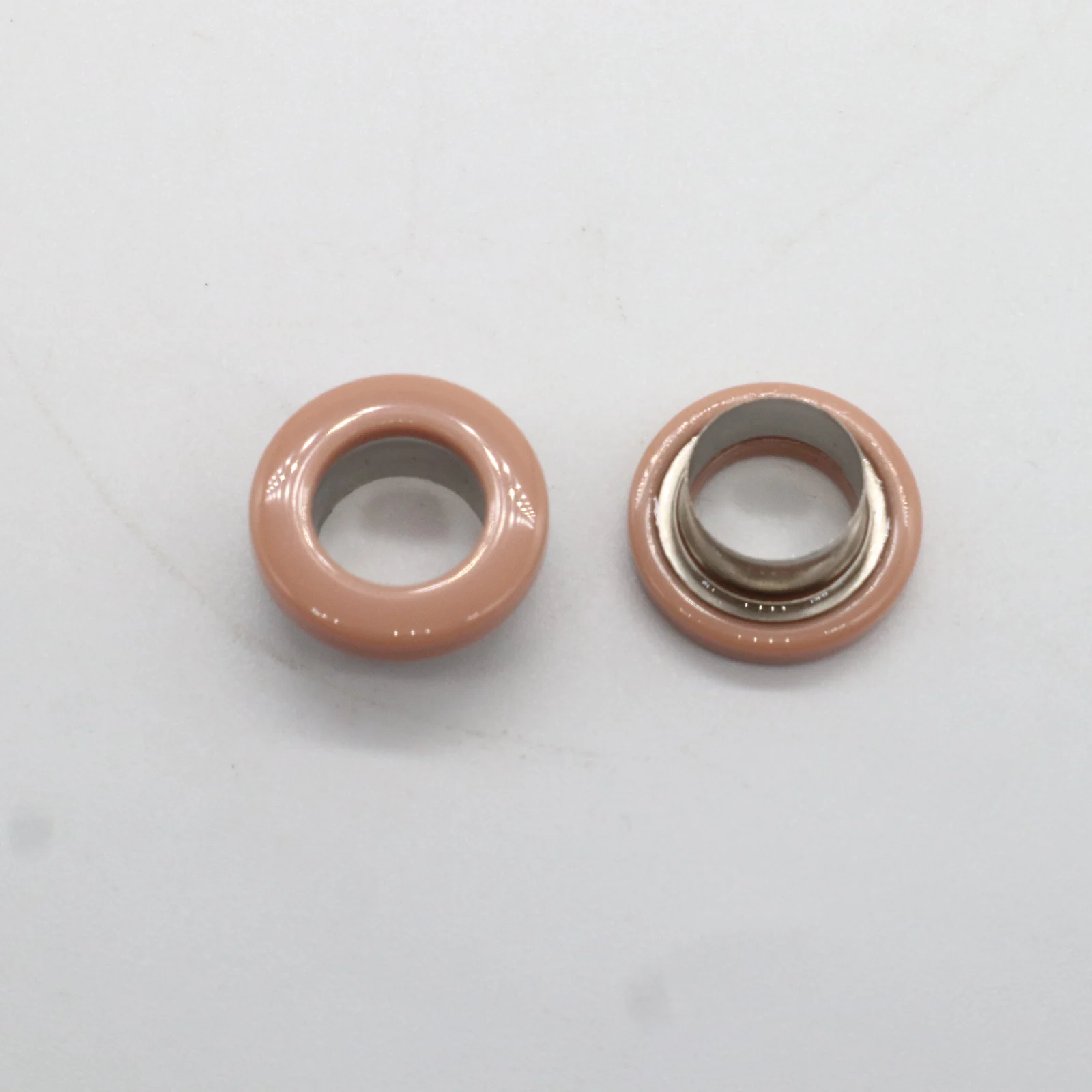 Винтовые вставные заклепки для изготовления круглых отверстий в кольцах для обуви из хлопчатобумажной ткани, автоматическое Латунное круглое отверстие для юбки