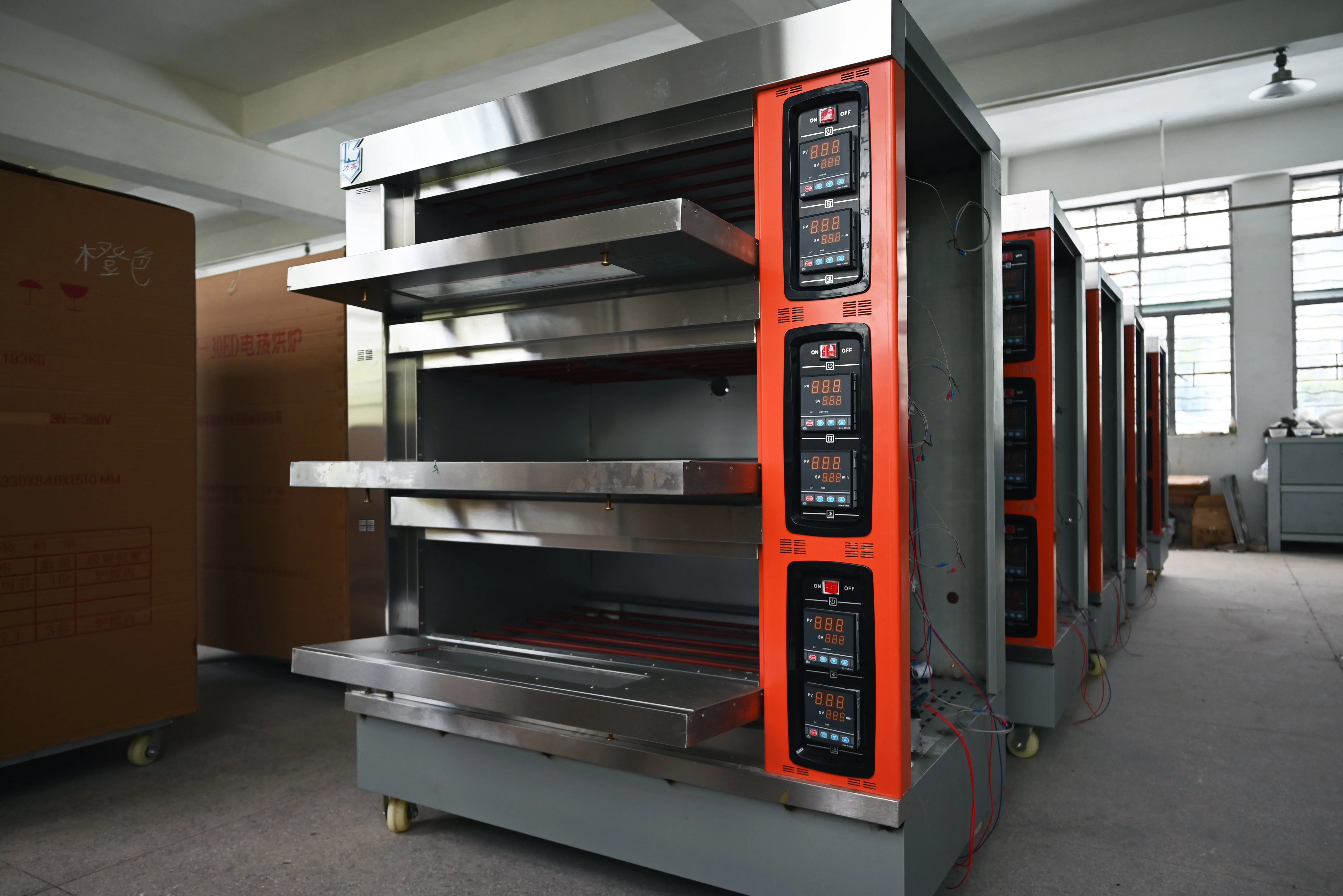 Industrial bakery machine 3 deck gas power baking oven for making bread