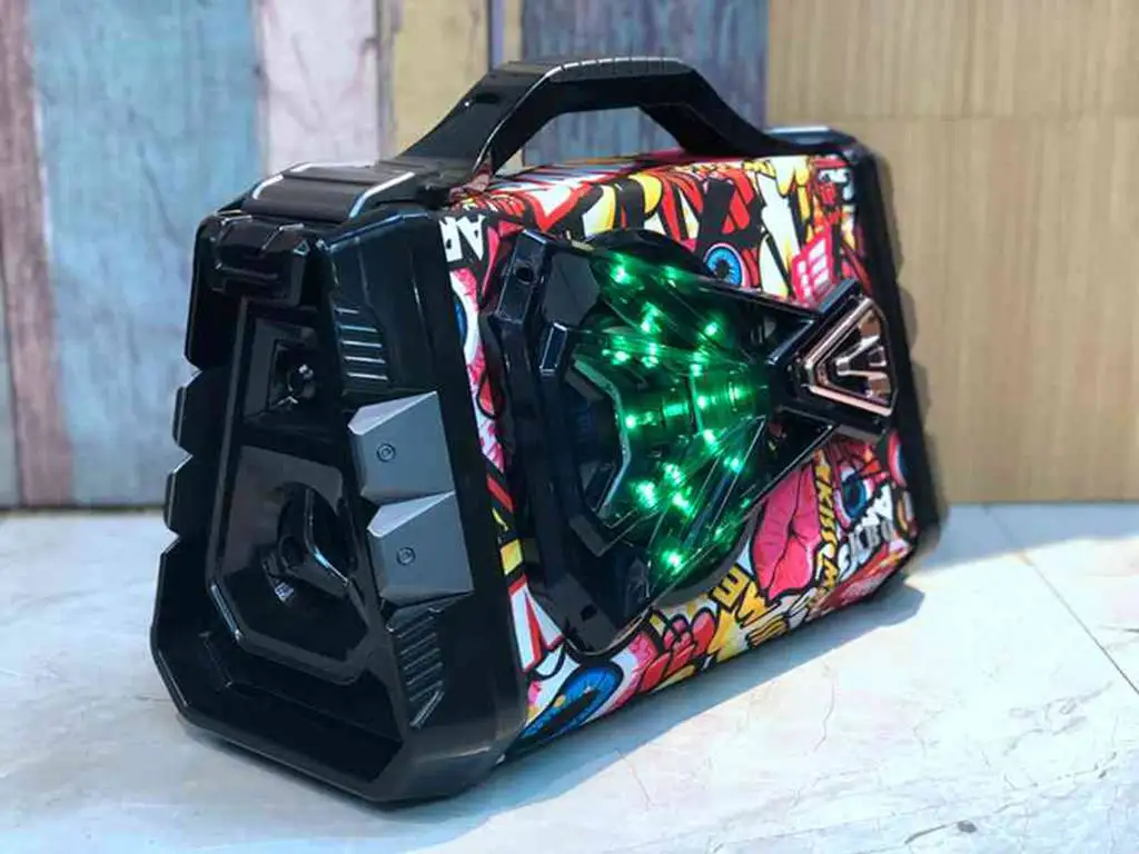 Graffiti Bluetooth speaker with Fm SD TF card mic input for karaoke Record function