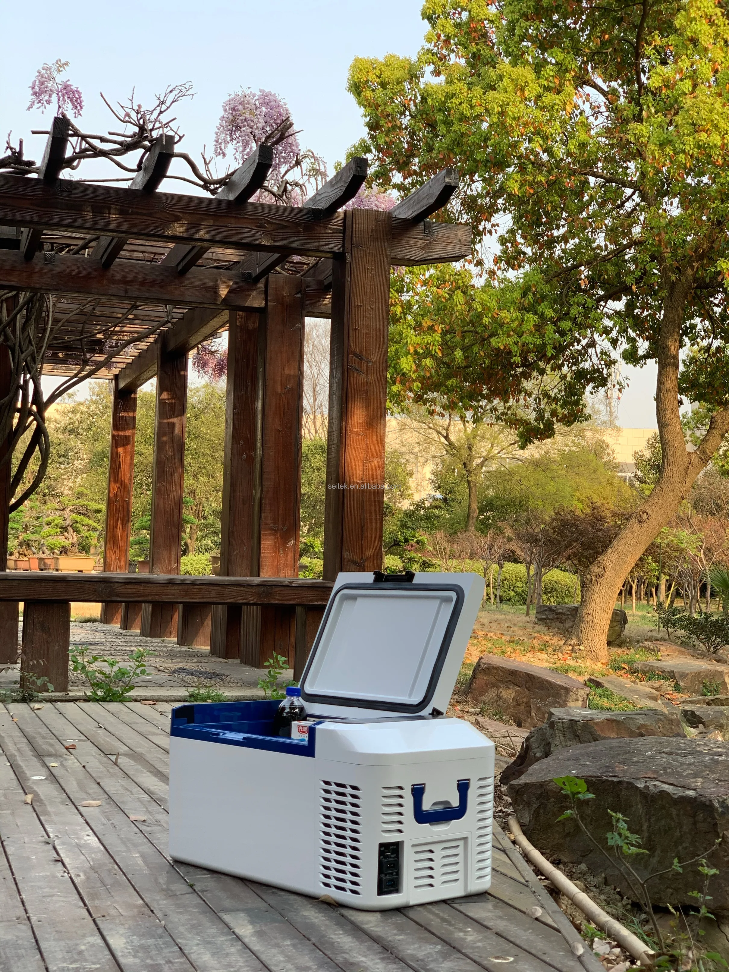 Car Fridge Portable Freezer Car Refrigerator Compressor Mini Refrigerator Hot Selling 12V  21L White