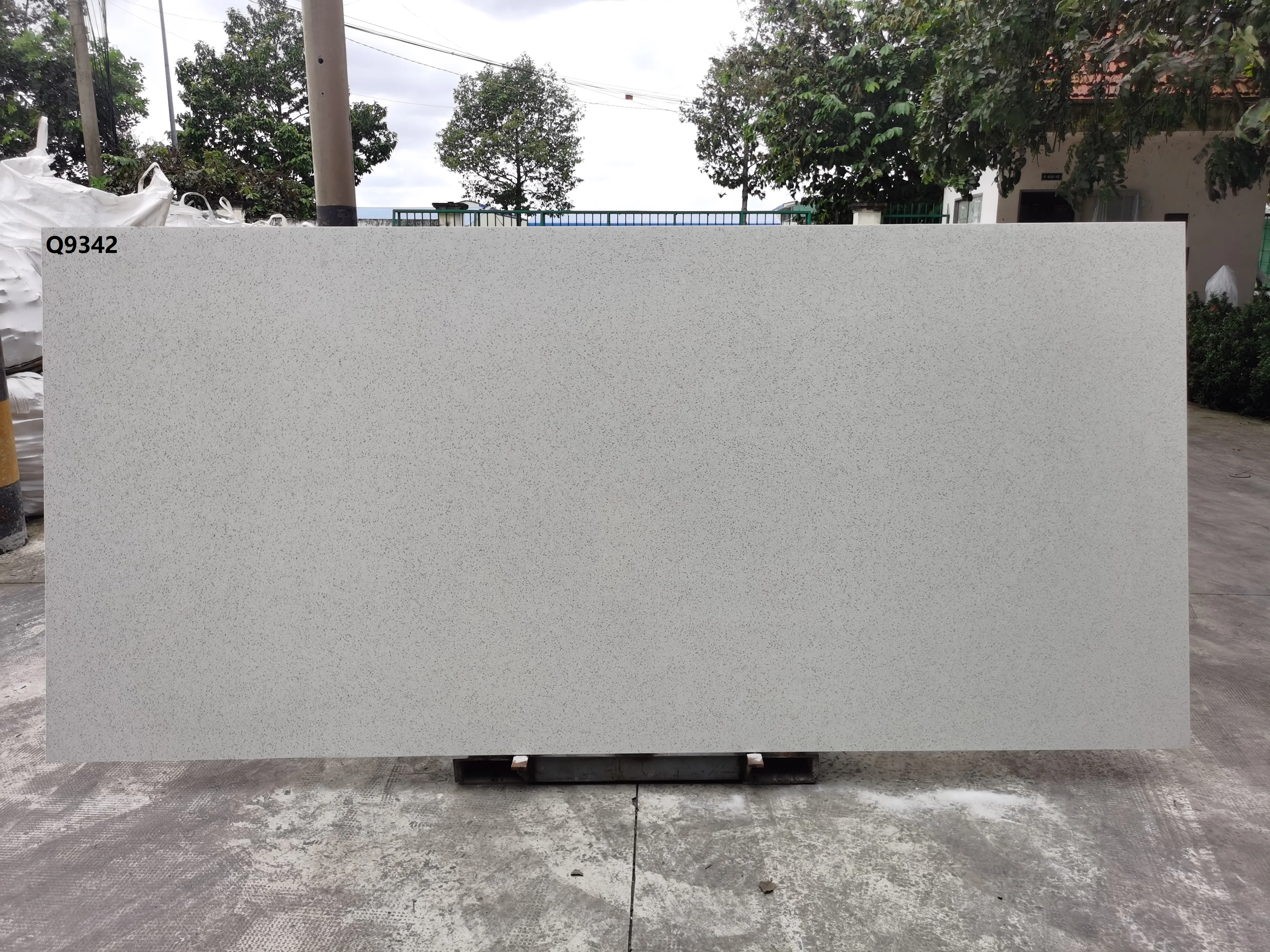 Vietnam Sparking Crystal White Quartz Slabs for Kitchen Countertops