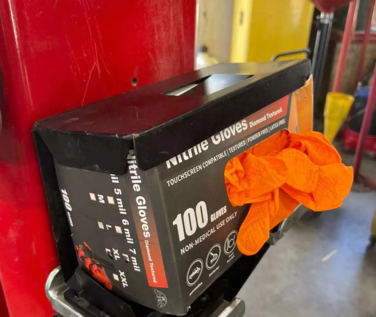 100Pcs Per Box mechanical nitrile Gloves Black Orange industrial usage 7mil Nitrile Gloves wholesale