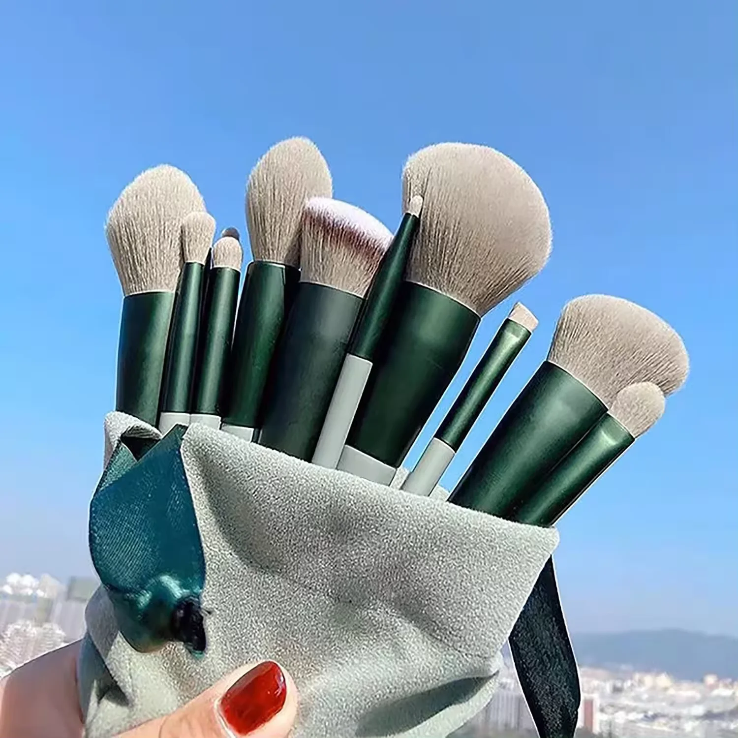 DailyQueen FREE BAG green cosmetic for eyeliner eyebrow nose brush for foundation green makeup brush kabuki