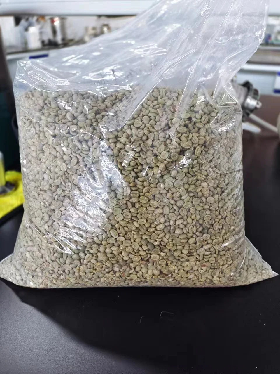 Заводская поставка Yunnan Green Arabica Coffee yunnan мелкозернистый кофе Rubiaceae Арабика в зернах