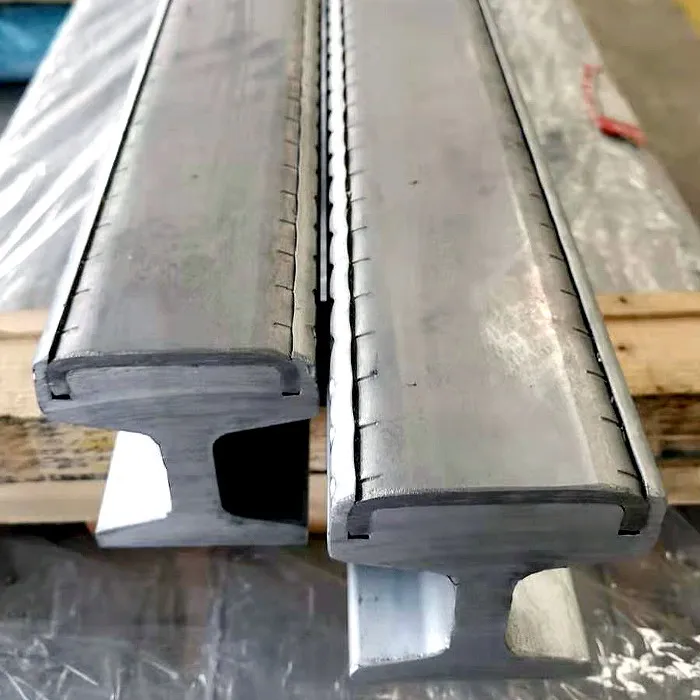 Third current conductor contact rail for metro