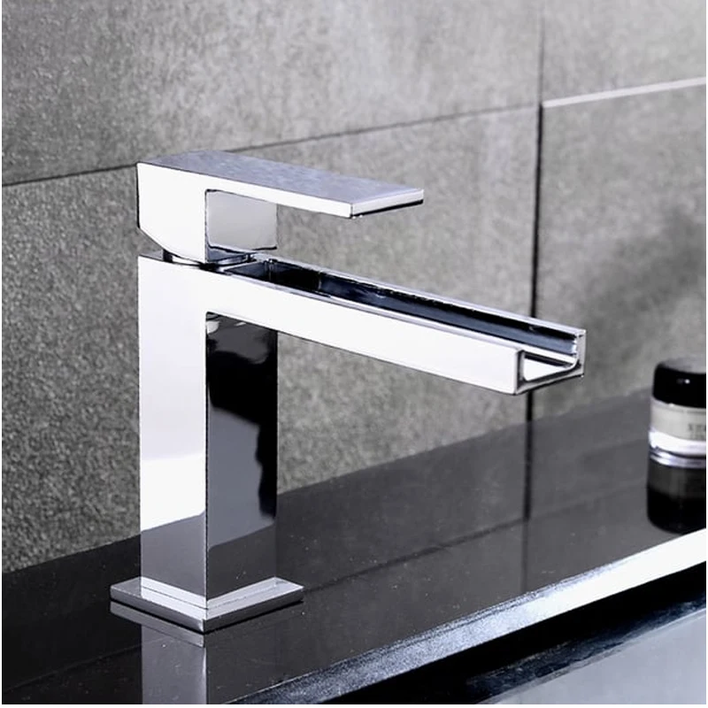 Deck mounted hot and cold water mixer luxurious wash hand basin faucet