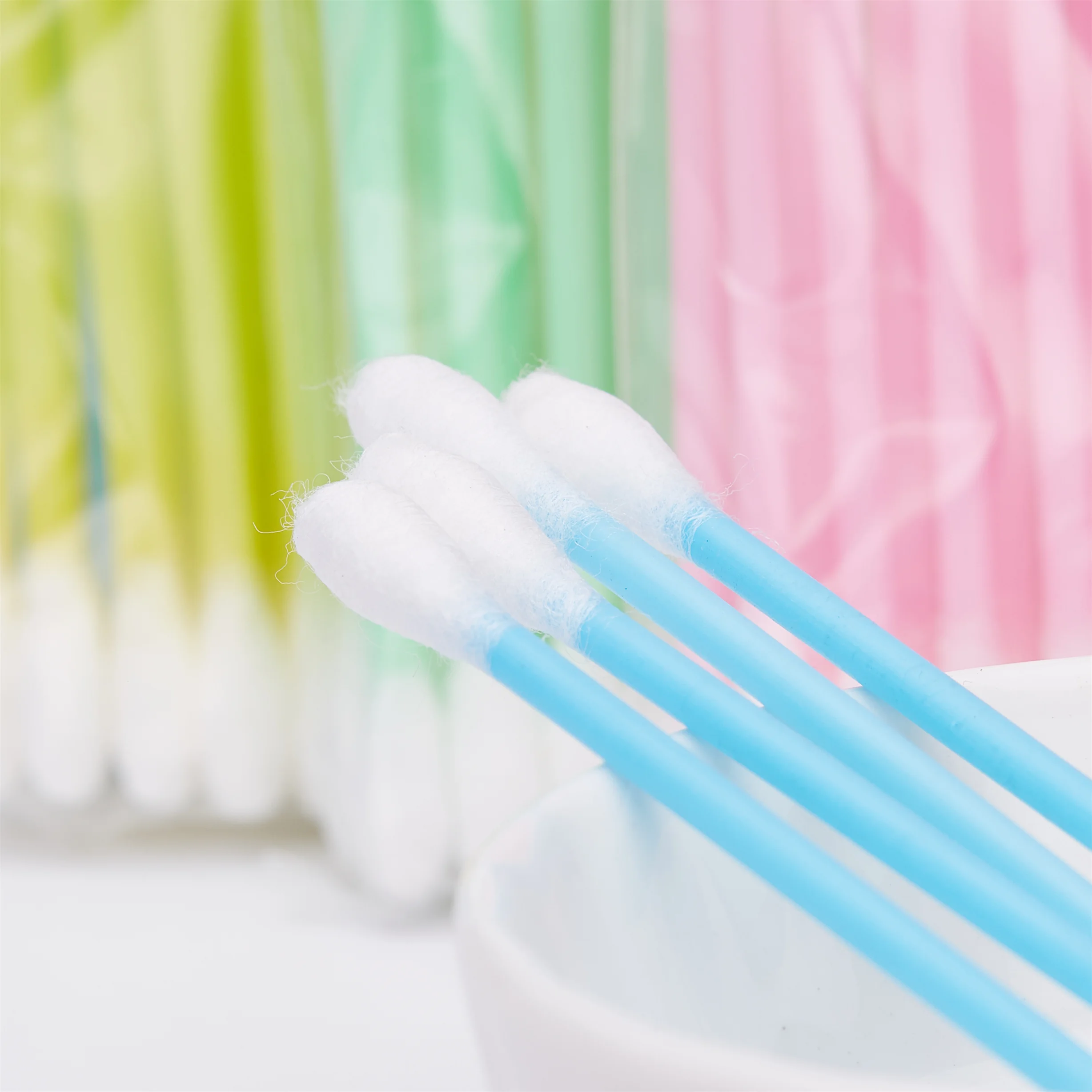 Cheapest Price Cotton Swabs Soft Plastic Stick Cleaning Ear Buds Soft Cotton Buds