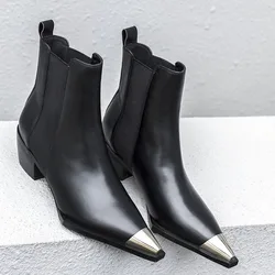 Trendy brand women boots white and black color Europe popular young girl ankle boots