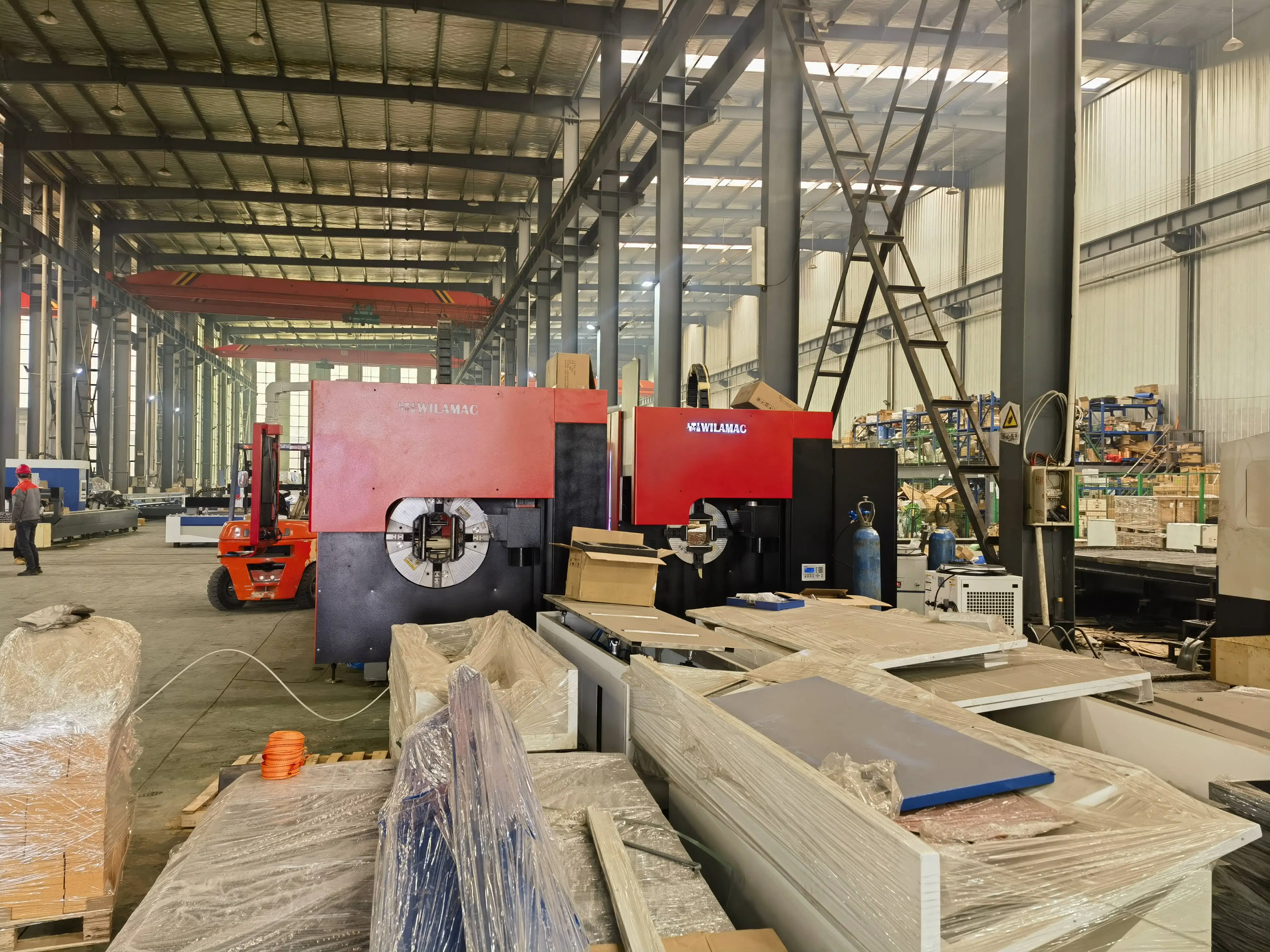 4kw CNC Fiber Laser Cutting Machine Tubes Pipes cutting machine for cutting pipe