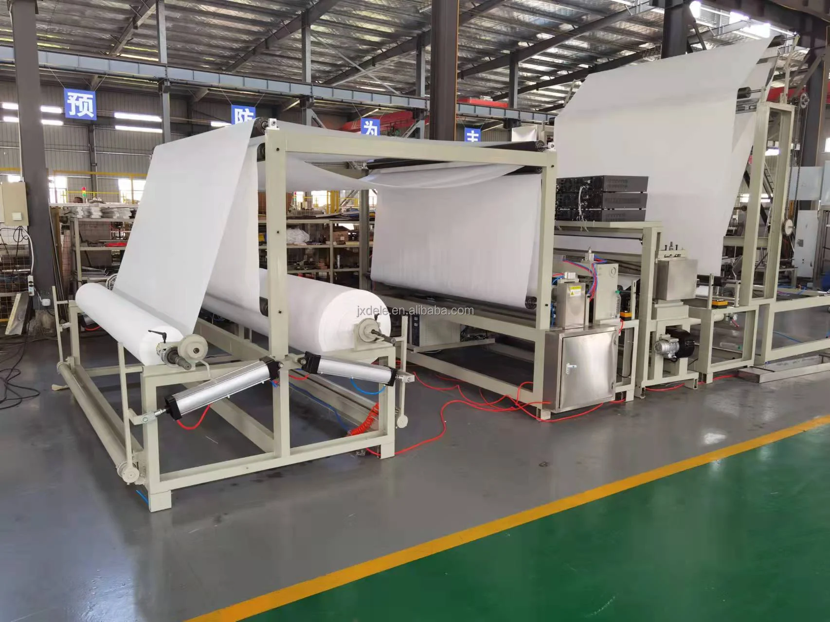 Automatic Disposable Nonwoven Fabric Tablecloth Bed Sheet rolls making  Machine