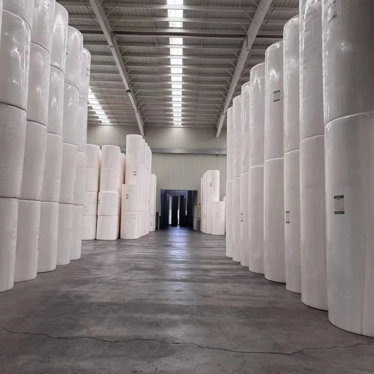 Wholesale Virgin Bamboo Wood Pulp Jumbo Roll Toilet Tissue Napkin Soft Raw Material Mother Roll