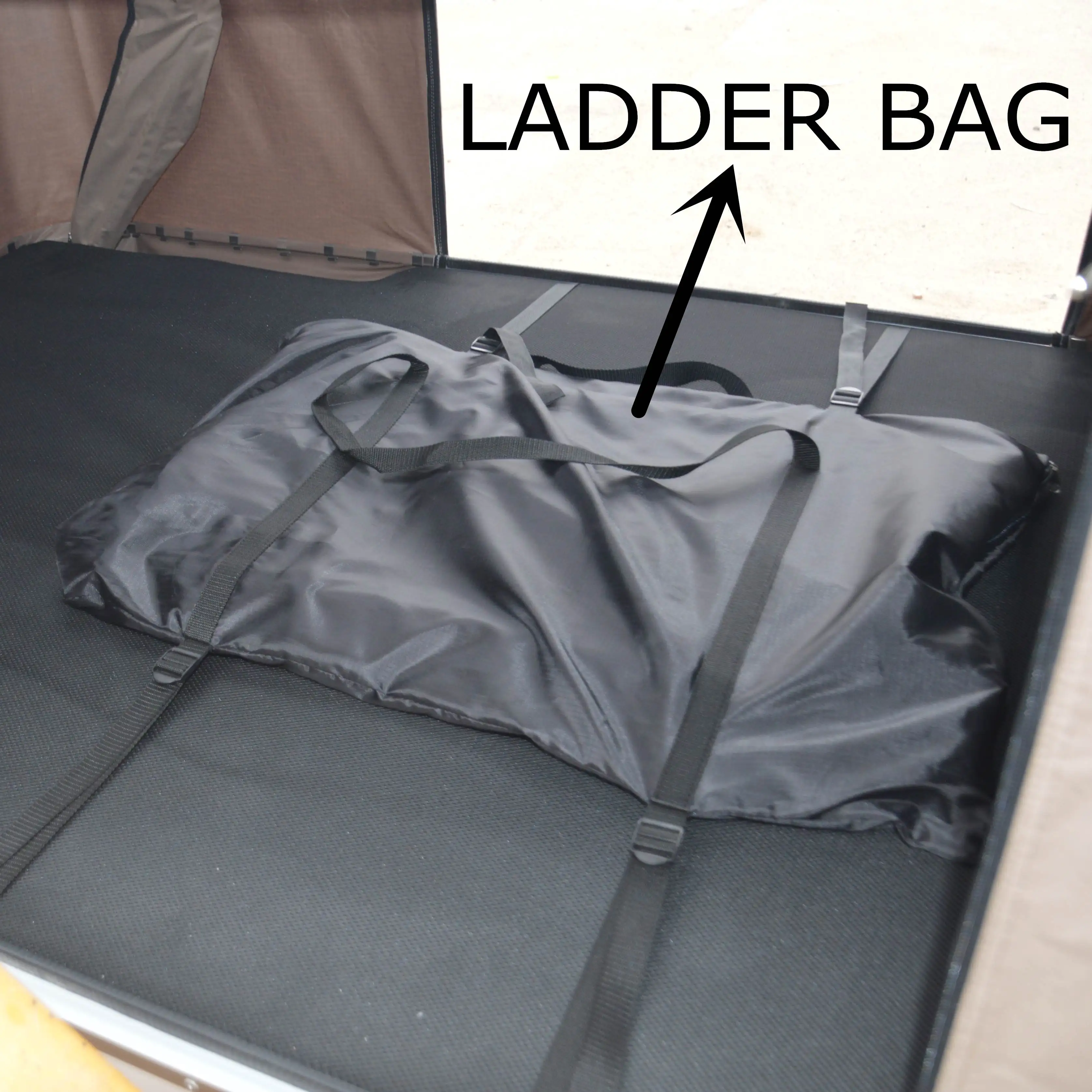 4x4 Off Road Car Roof HARD SHELL Top Tent with ANNEX ROOM SIZE IN 130X216X100CM