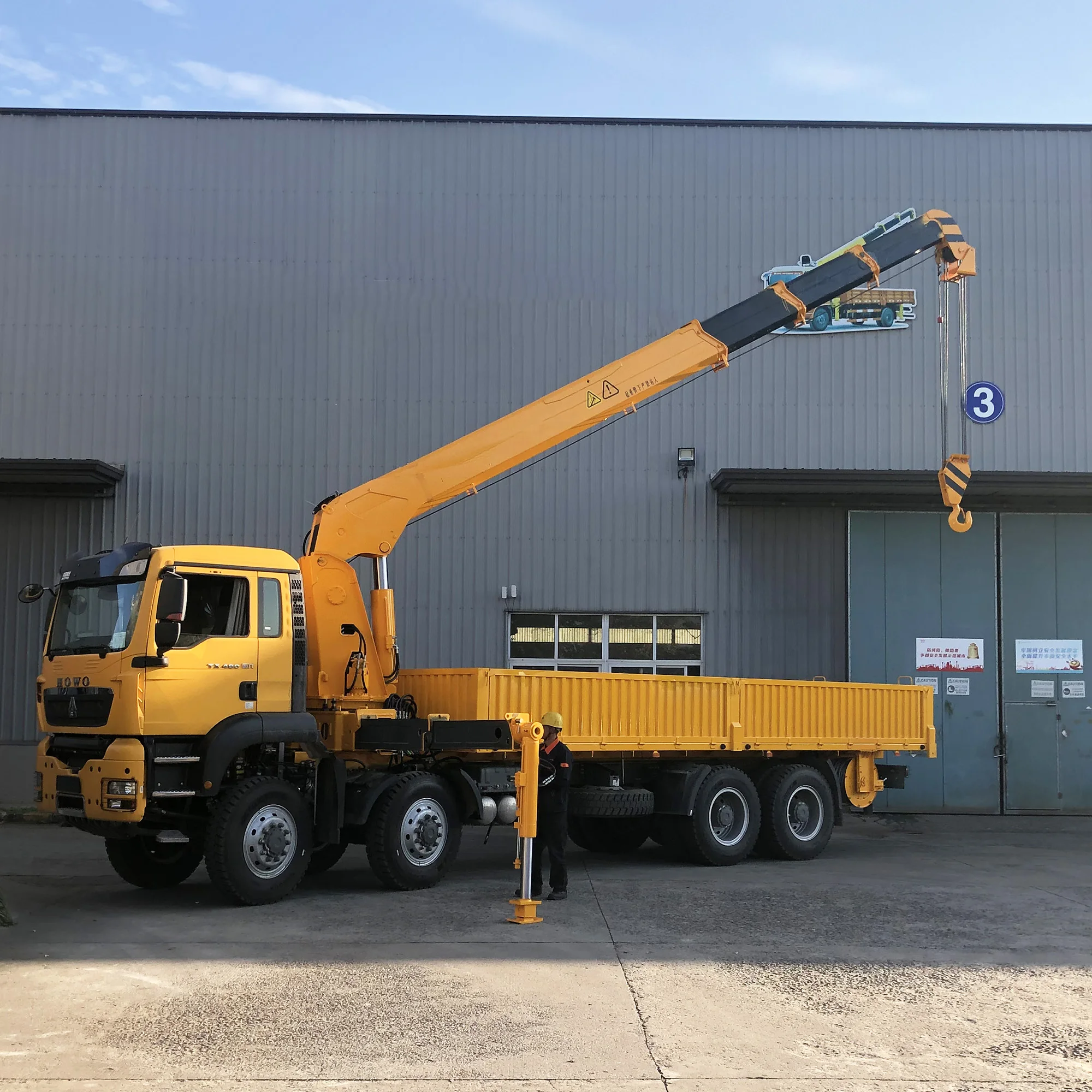 Good Quality Mobile Workshop Flatbed Cargo Box 12ton 16Ton 20T Hydraulic Jib Straight Arm Boom Truck Mounted Crane