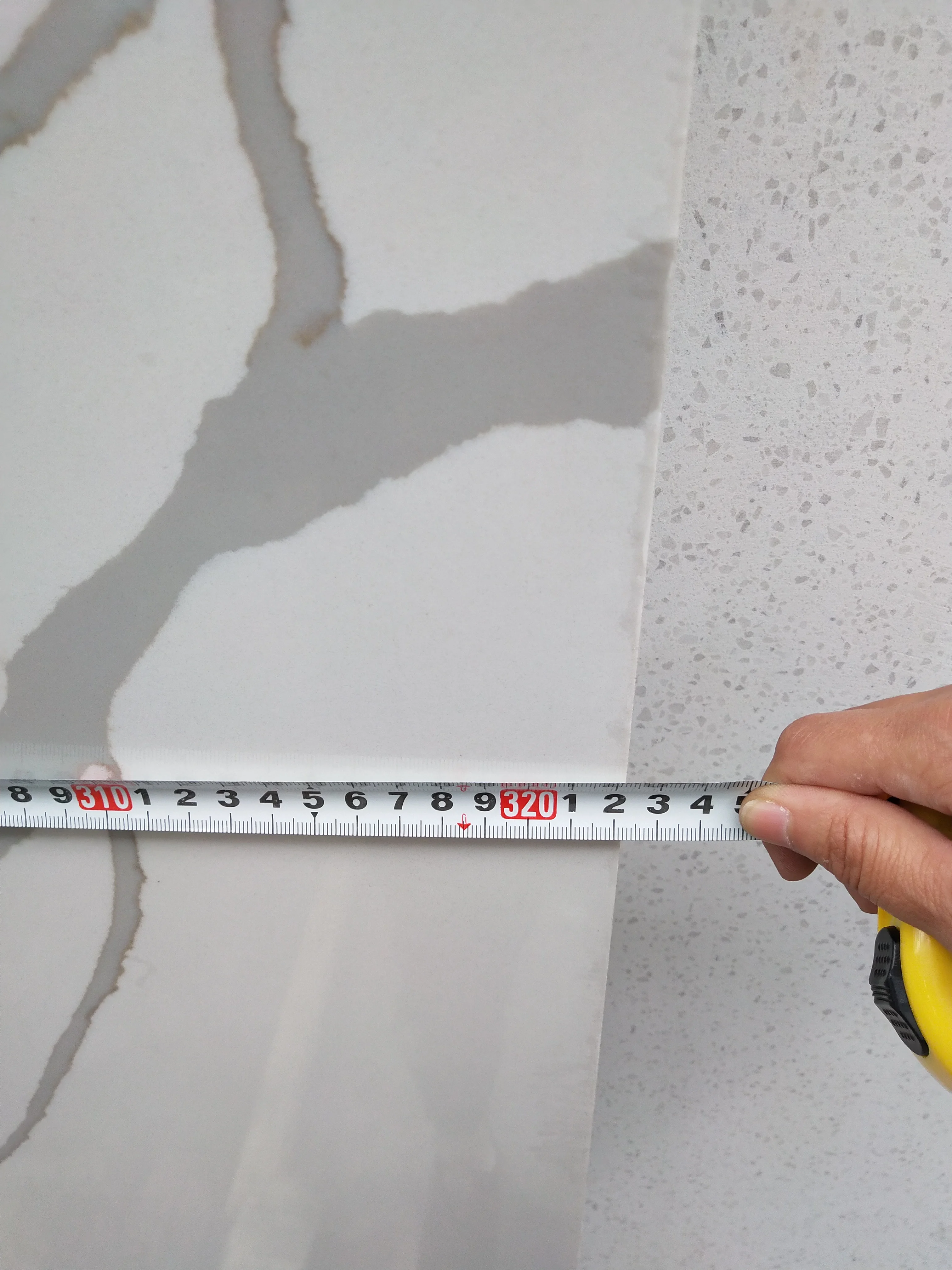 Customized Calacatta Gold Quartz Slabs for Countertops, Worktops, Tabletops 20mm/30mm thick