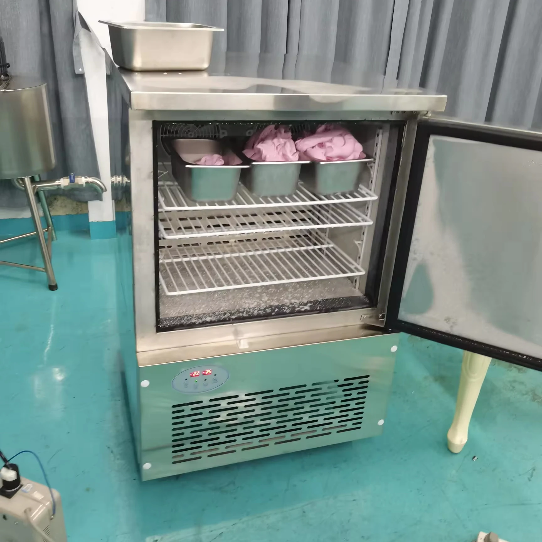 Yourtime 150L 5 trays Commercial Blast Deep Freezer Machine Fast Freezer Seafood Instant Freezing Machine For Sale