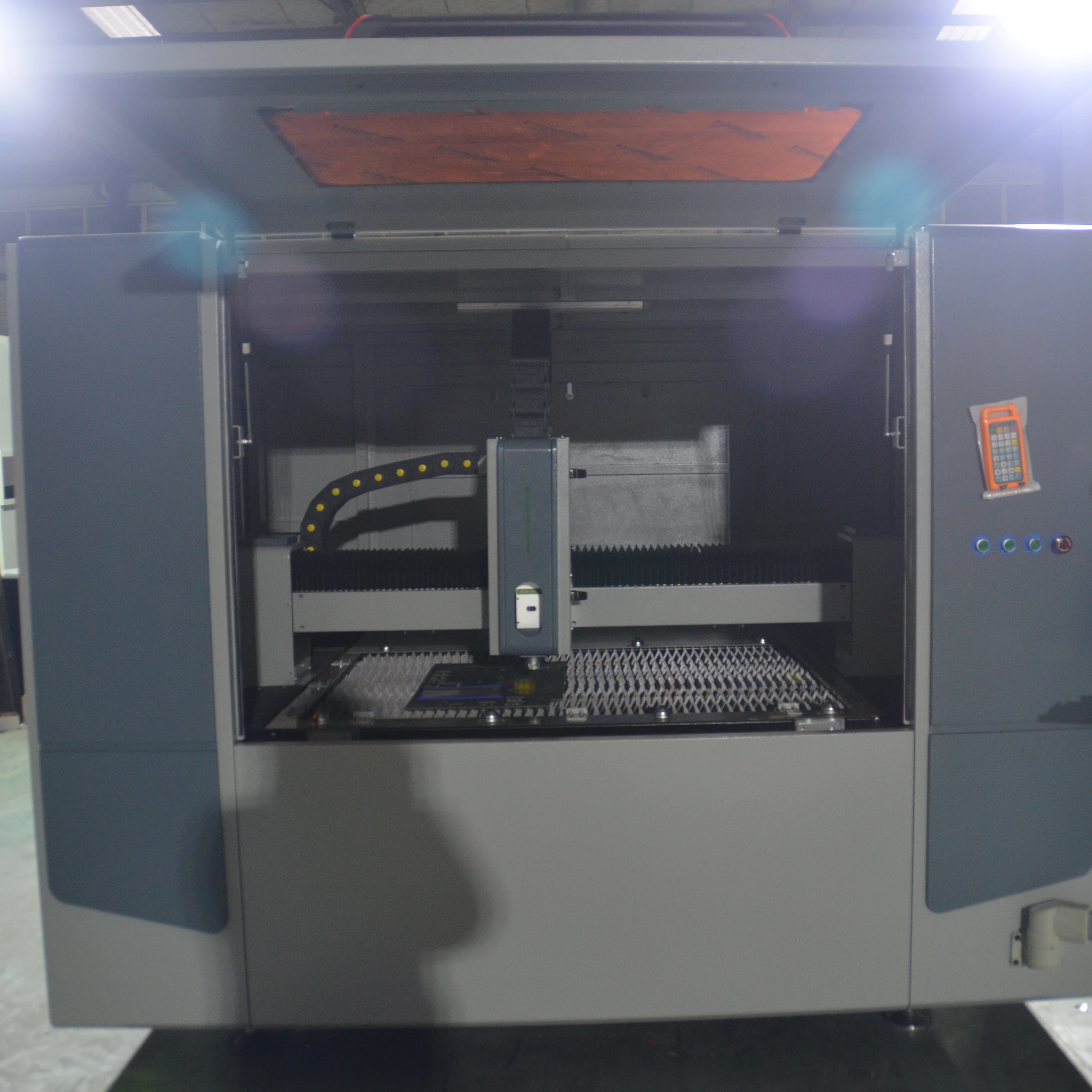 Small Fiber Laser Metal Cutting Machine 130x900mm  Size Small Metal Cutter