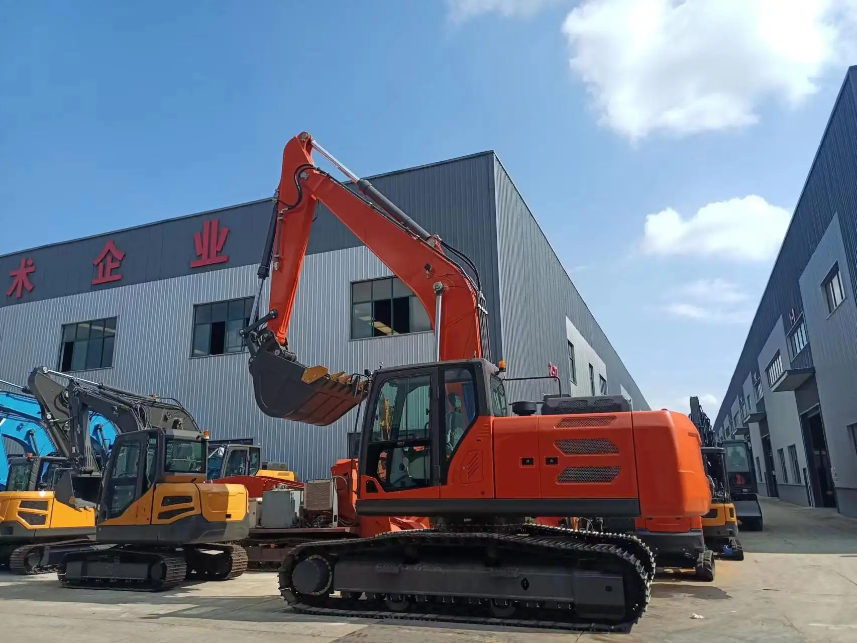 Best Quality Excavator 25Ton Epa Euro 5 Kubota Engine Crawler Digger Construction Machinery Chinese Excavator Machine