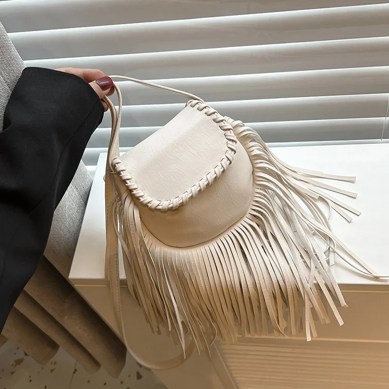 Trending 2023  new fashion tassel luxury ladies handbags for women designer bagladies new design hand bags