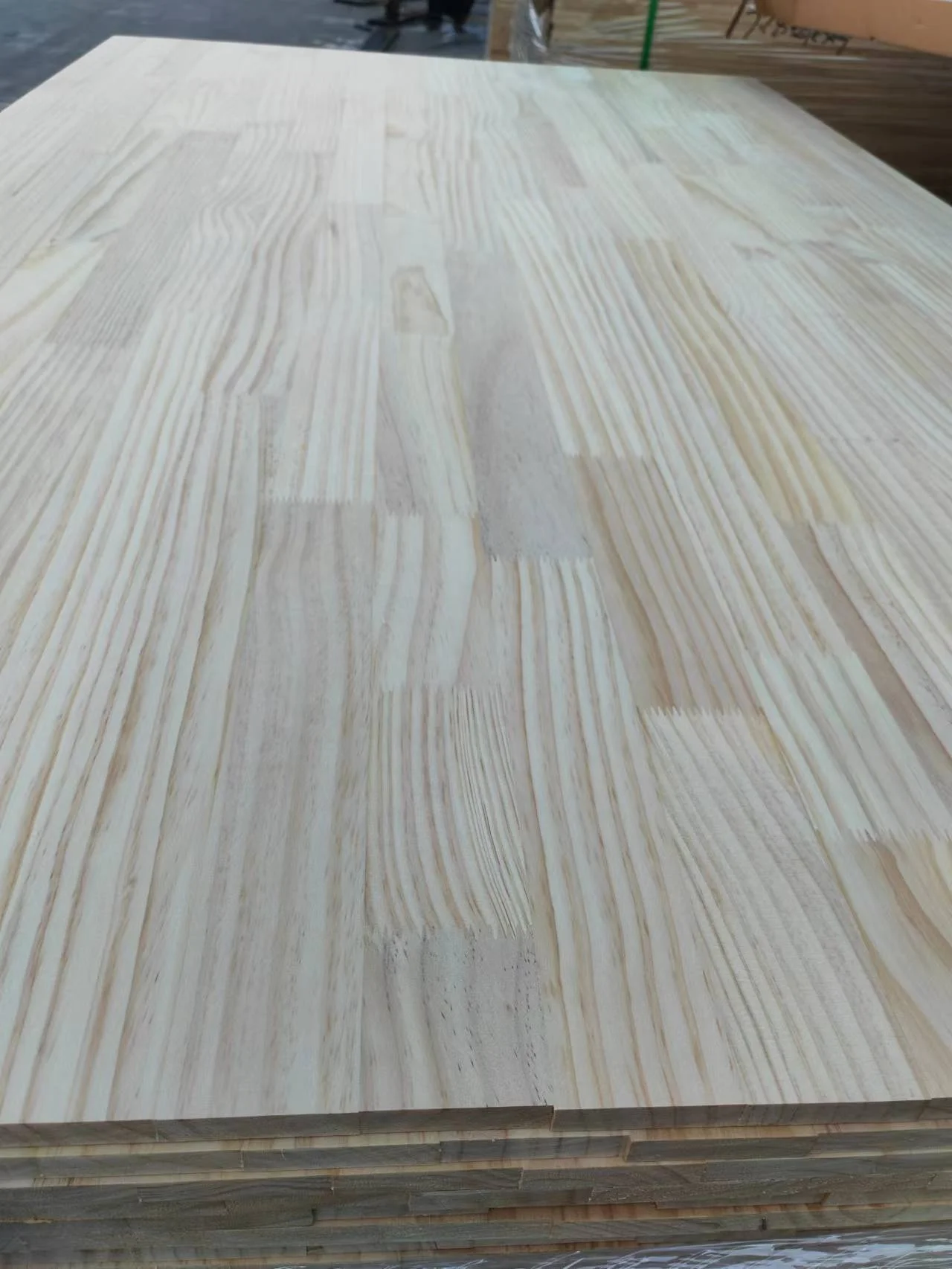 New Zealand Radiate Pine Solid Wood FJ Finger Joint Board Square Wood