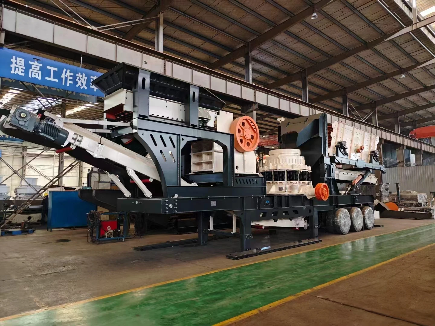 Large Capacity Mobile Jaw Crusher Station Limestone Granite River Stone Crusher Plant