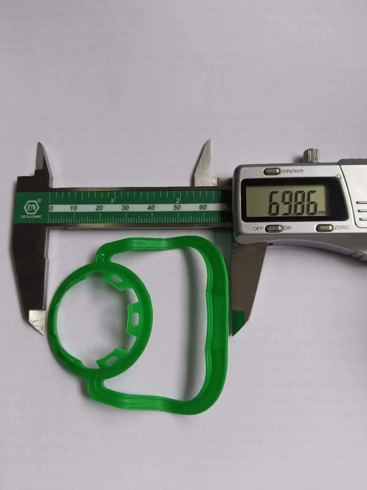 Factory price 1L 2L 2.5L 5L  30 mm  plastic  handle