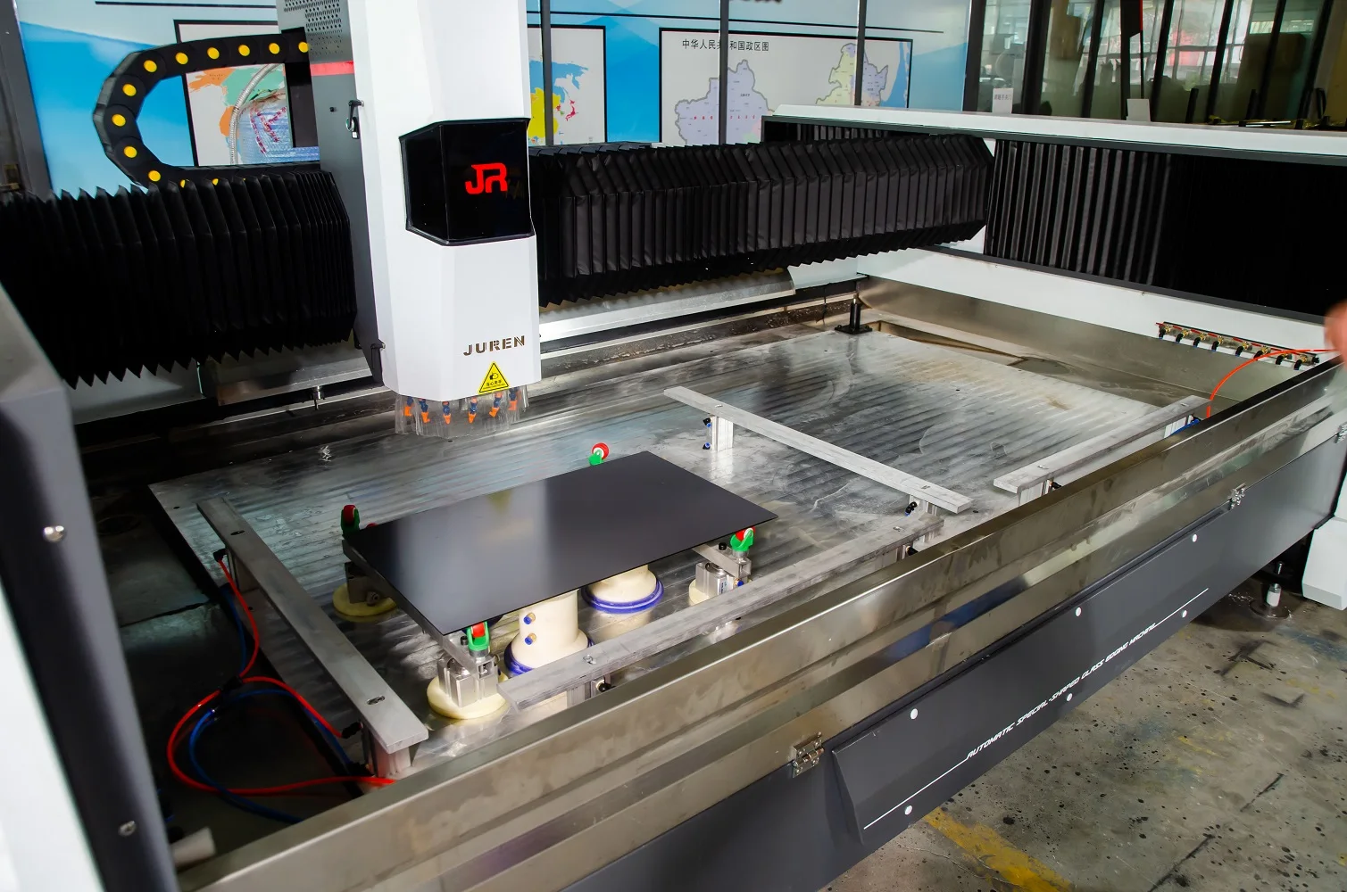 Стеклянный рабочий центр 3 оси CNC для фрезерования Стекла Неправильной Формы сверления скошения полировки окантовки