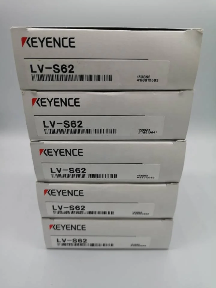 KEYENCE  LV-S62  Ultra-small Digital Laser Sensor    Parallel light area     New original