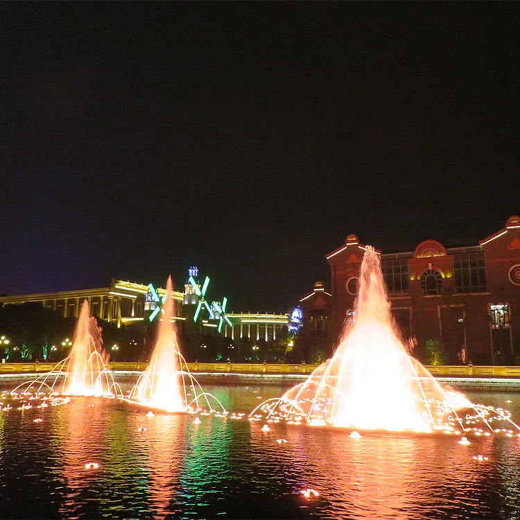 Маленький простой декоративный садовый фонтан для украшения интерьера и улицы