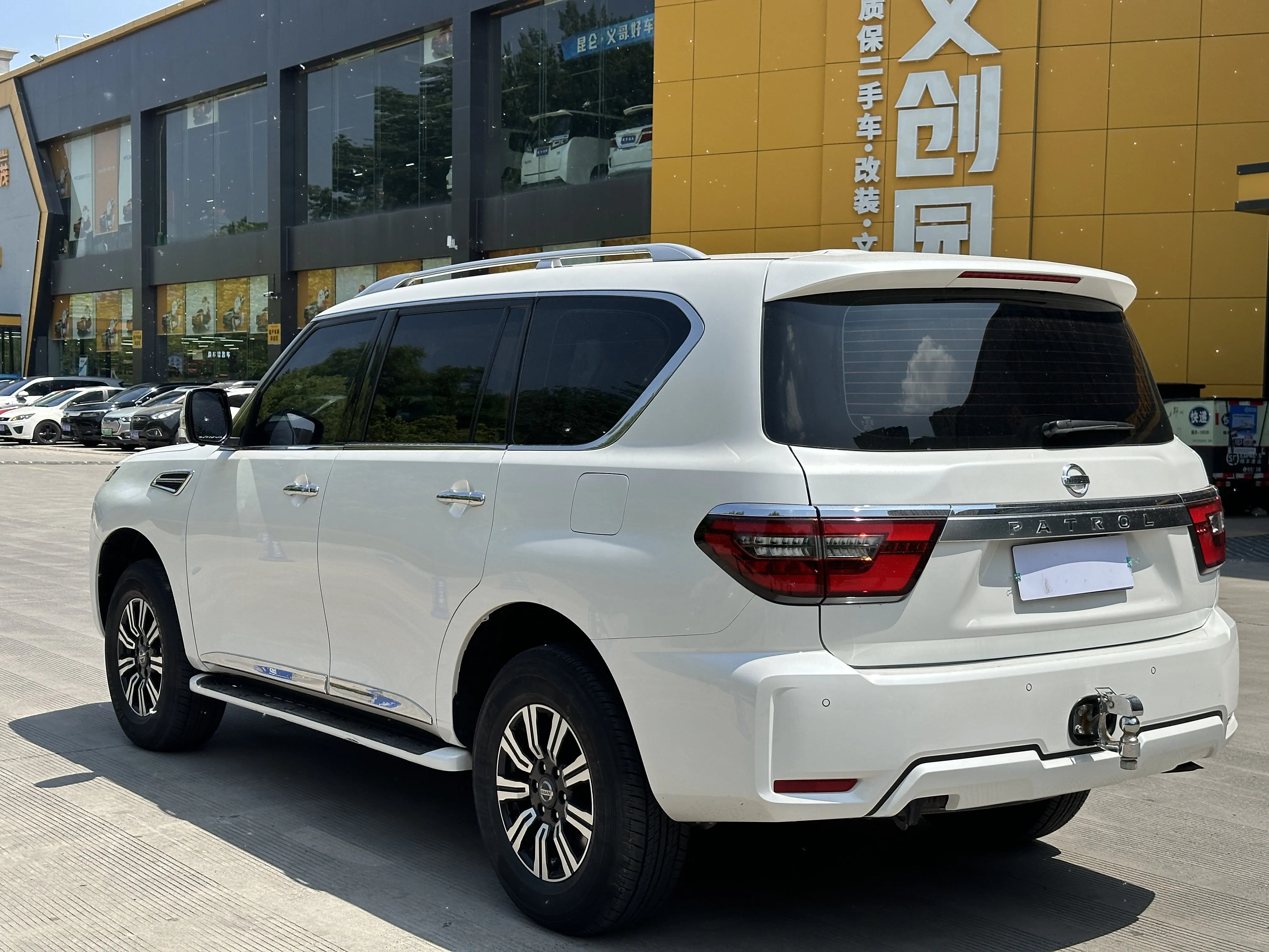 Хорошее состояние версия 2020 Nissan Patrol Y62 4 0 Xe для подержанного автомобиля Ближневосточная готовая к доставке