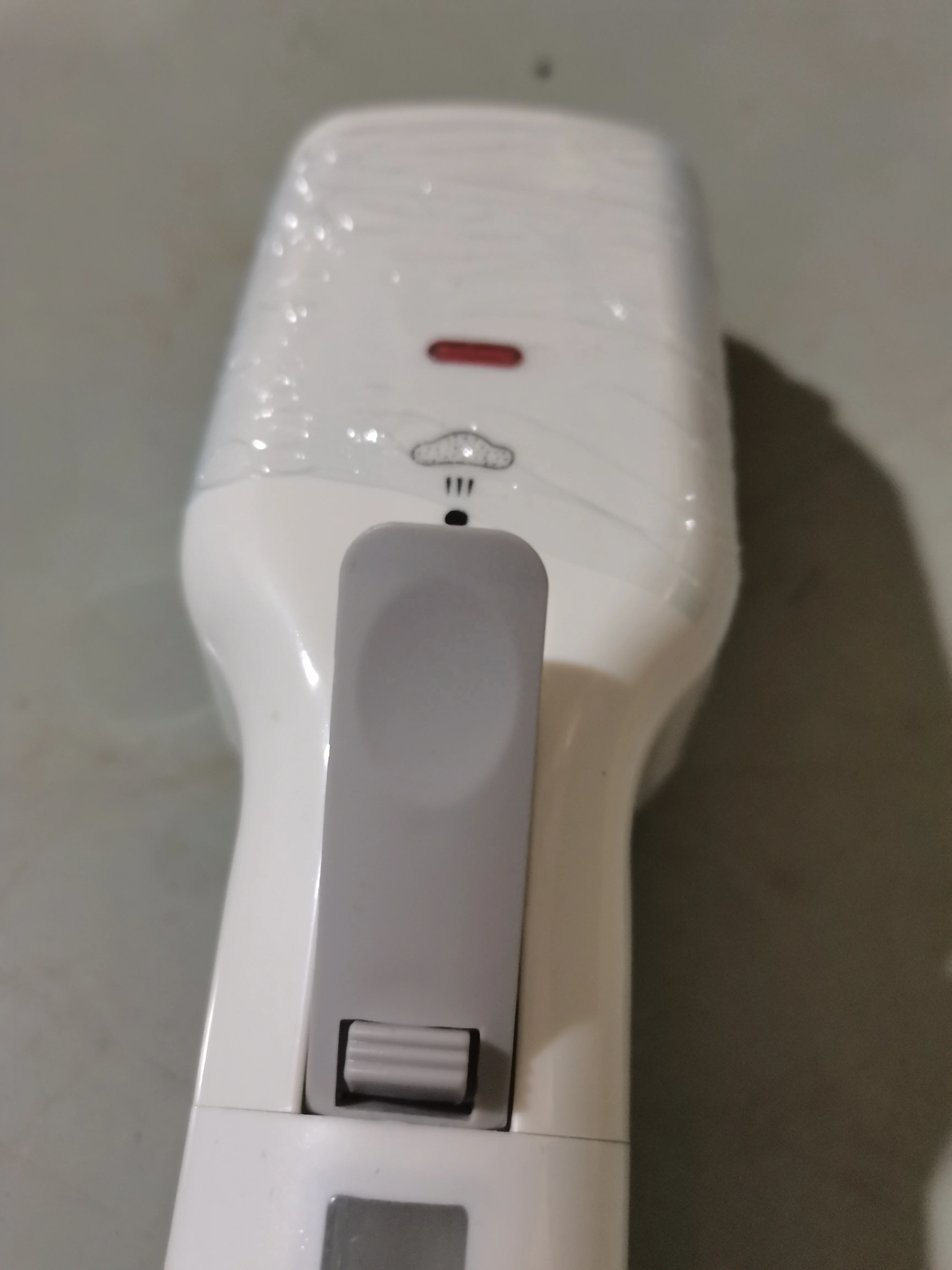 The best-selling durable household hand-held garment steamer, portable and effective