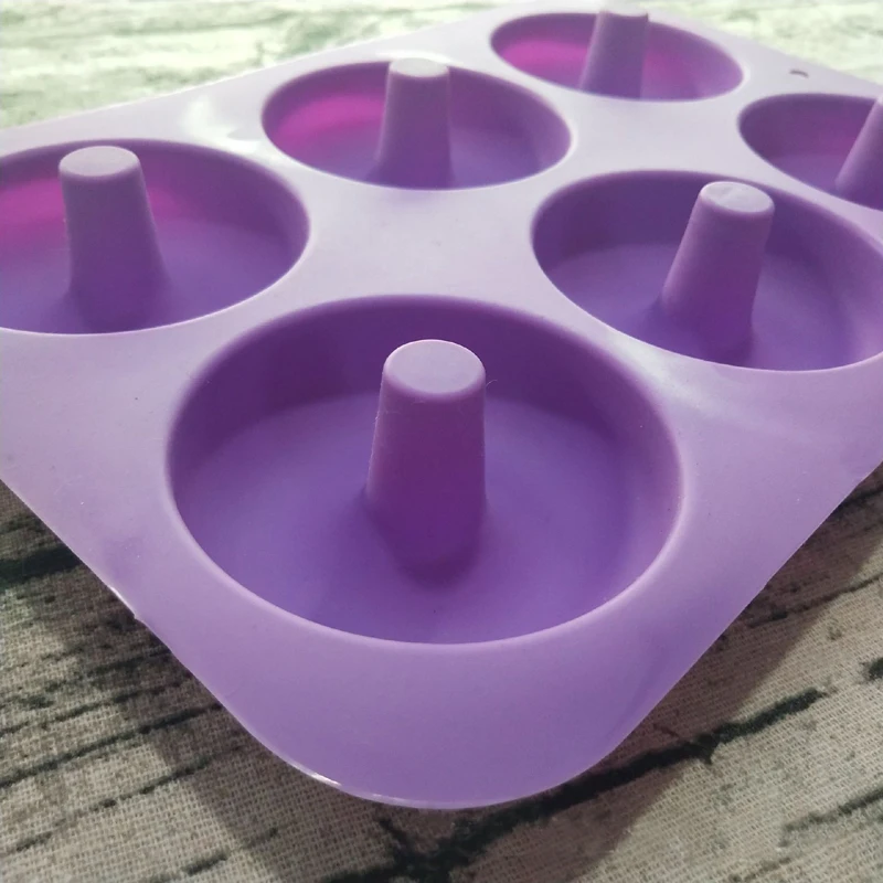 6-Cavity Heat-Resistant Silicone Donut Tray BPA Free for Baking for Food Commercial Use Packaged in Bags