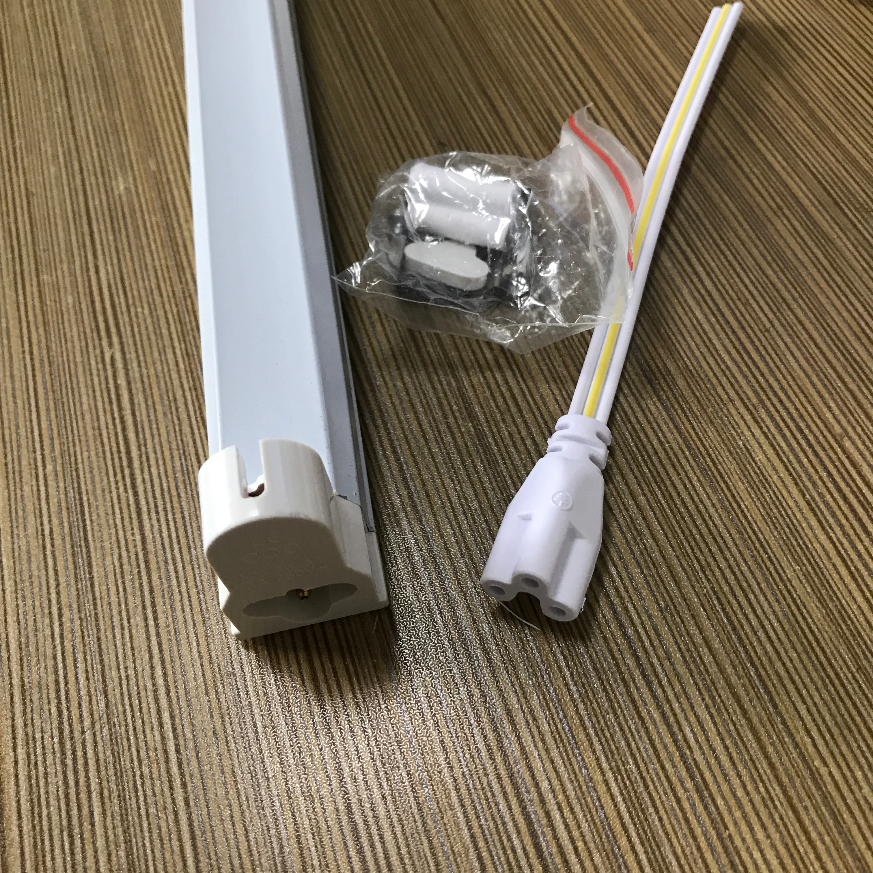 Lamp holder  T5 4W 6W 8W   tube fixture  germicidal UVC 254NM    with ballast plug lamp electronic lighting