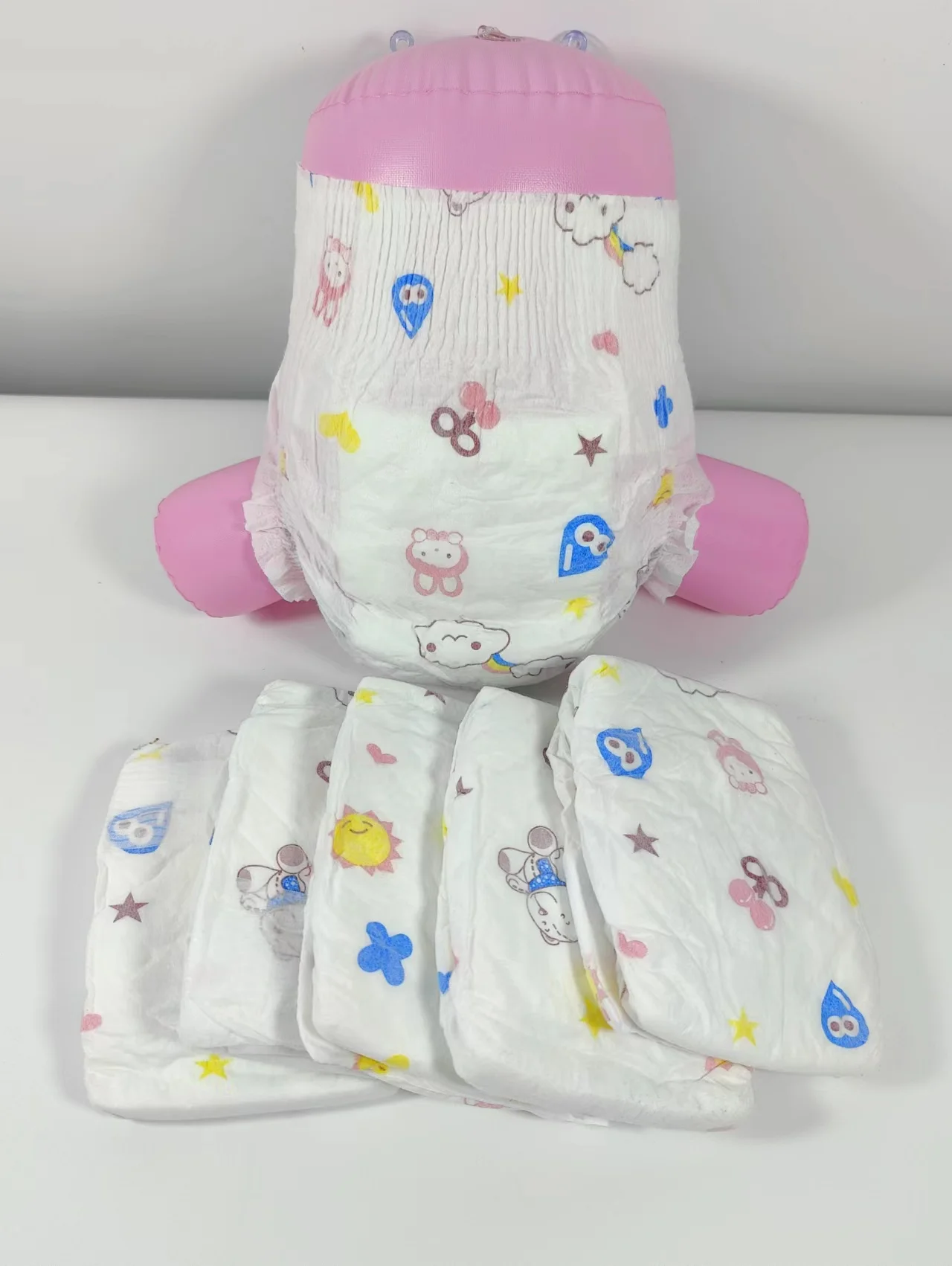 Free Sample Fine Fashionable Baby Diapers fluff pulp size S M L XL