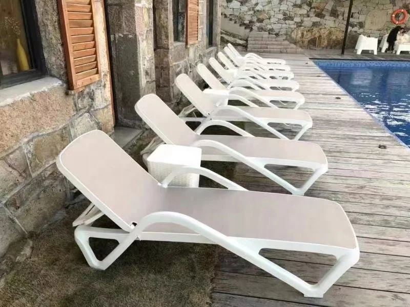 Beach Foldable Water Chaise Lounger Plastic Folding Pool Sun Beds Wholesale Plastic Sun Lounger For Hotel Spa Convenience and Le