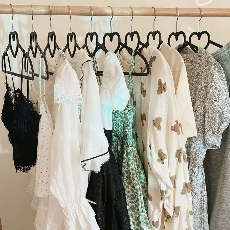 CHARISMA Velvet Hangers Non Slip Adult Hangers 360 Degree Swivel Hook Ultra Slim Clothes Felt Hanger Space Saving Durable